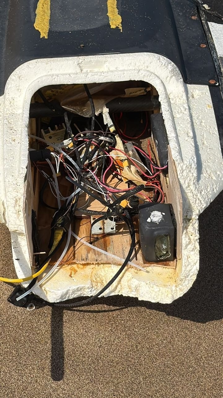 Sahile vuran dron parçası ekipleri harekete geçirdi