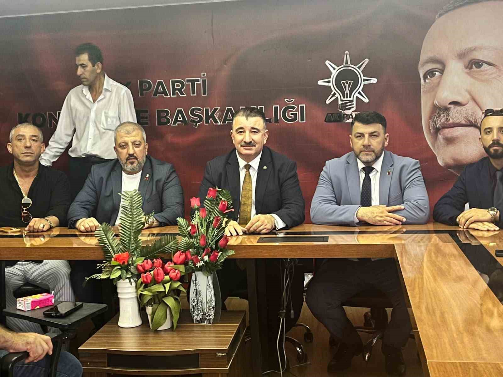 AK Parti Konak’ta 25. kuruluş yılında 500 yeni üye