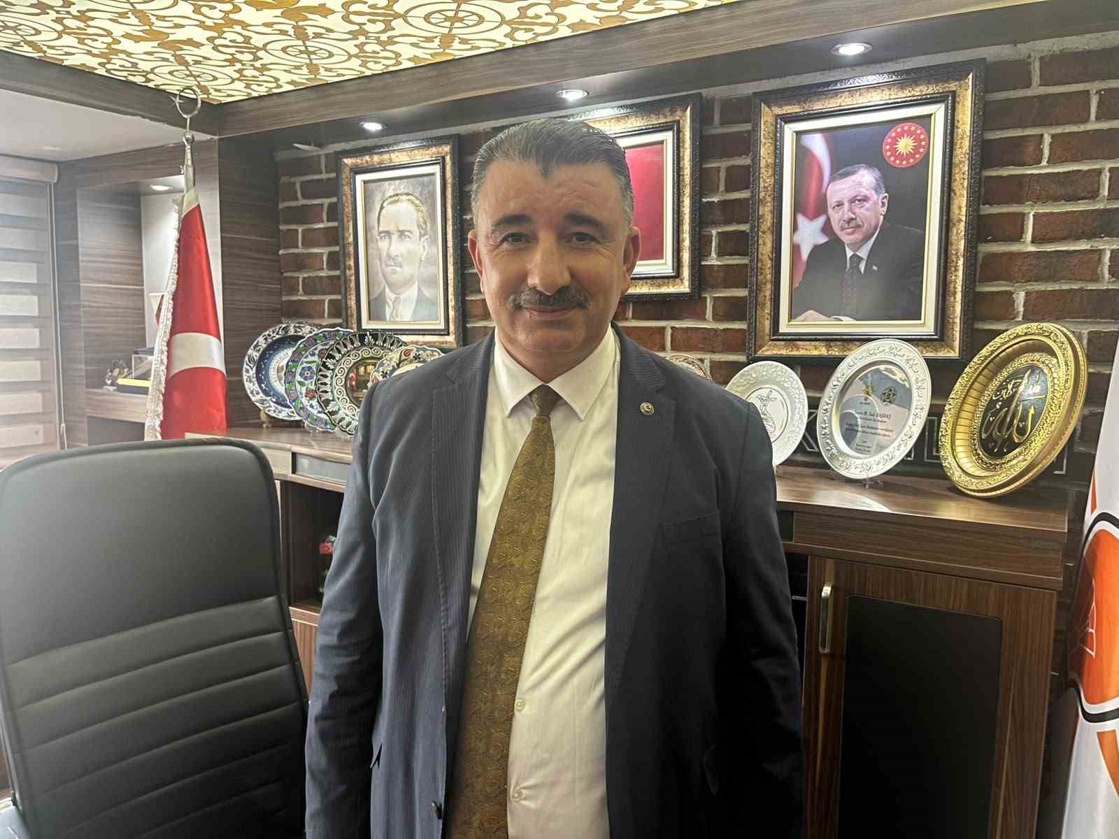 AK Parti Konak’ta 25. kuruluş yılında 500 yeni üye