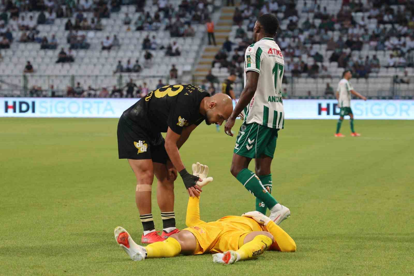 Trendyol Süper Lig: Konyaspor: 0 - Çaykur Rizespor: 0 (İlk yarı)
