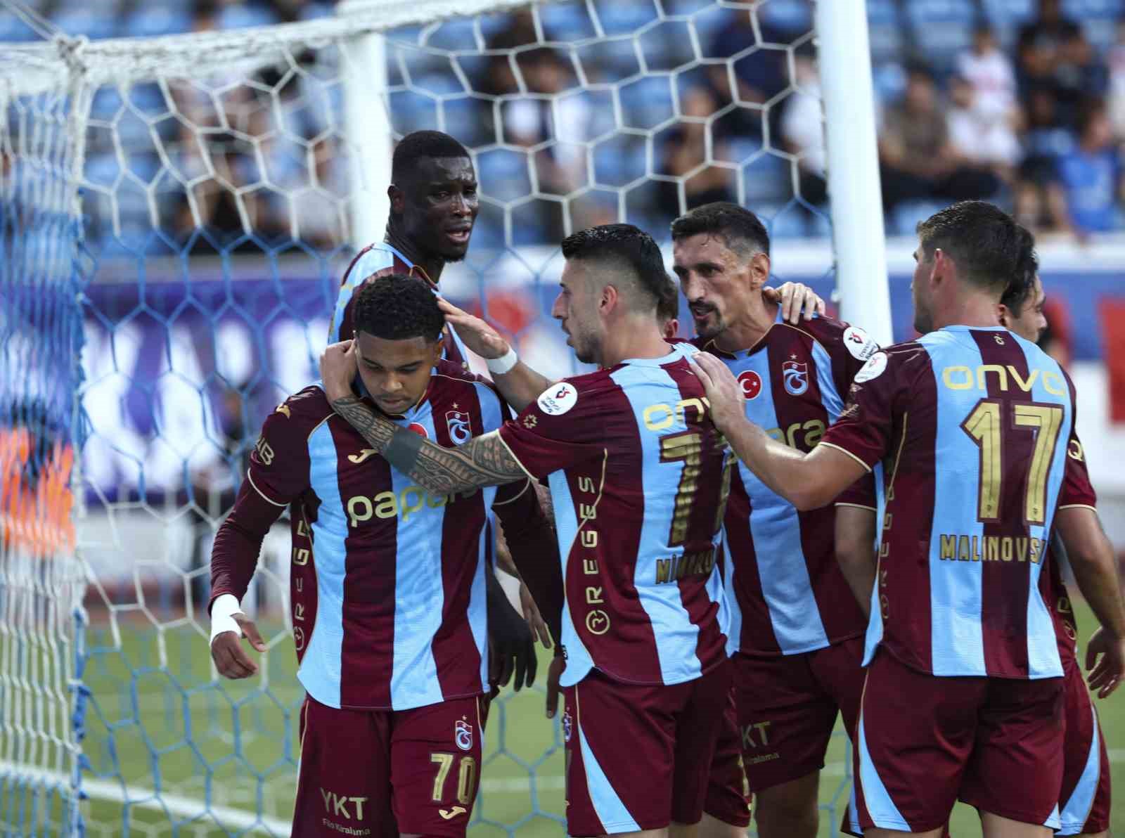Trendyol Süper Lig: Kasımpaşa: 0 - Trabzonspor: 1 (İlk yarı)