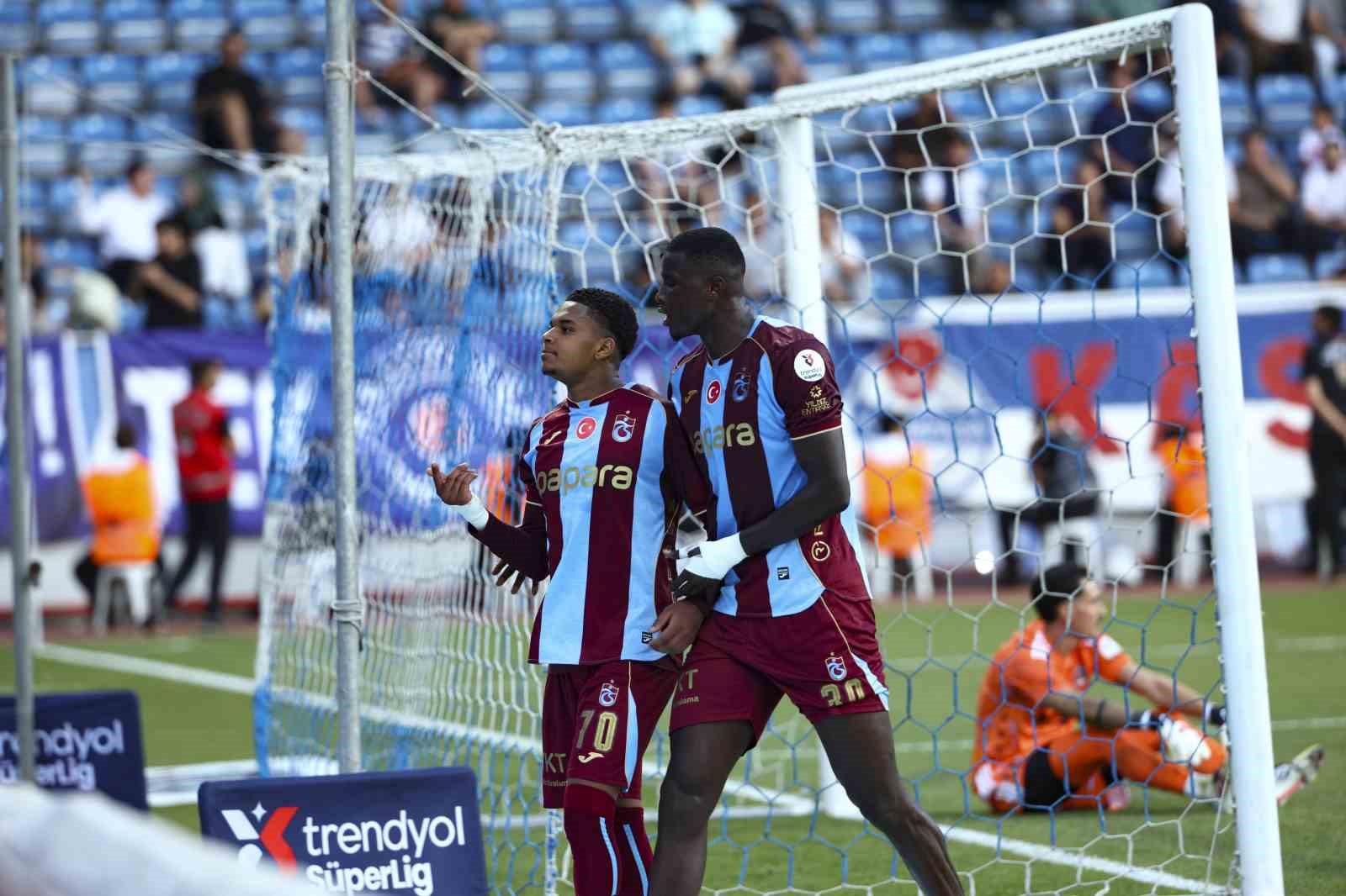 Trendyol Süper Lig: Kasımpaşa: 0 - Trabzonspor: 1 (İlk yarı)
