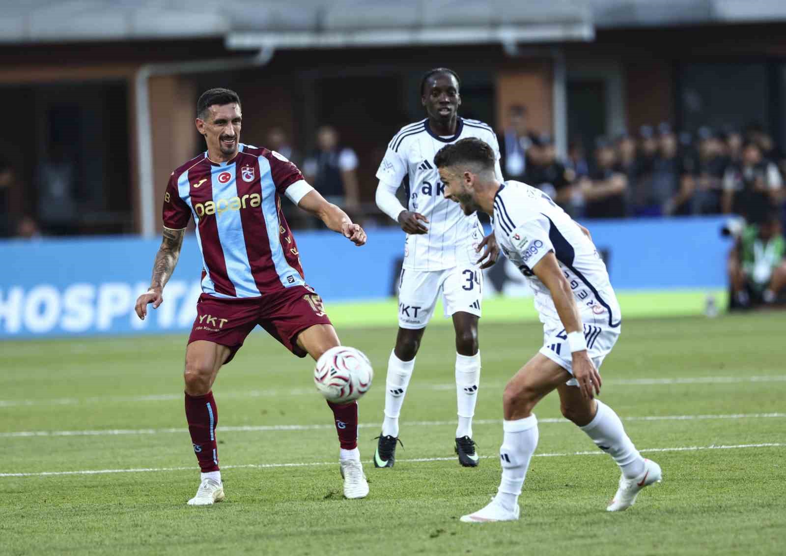 Trendyol Süper Lig: Kasımpaşa: 0 - Trabzonspor: 1 (İlk yarı)