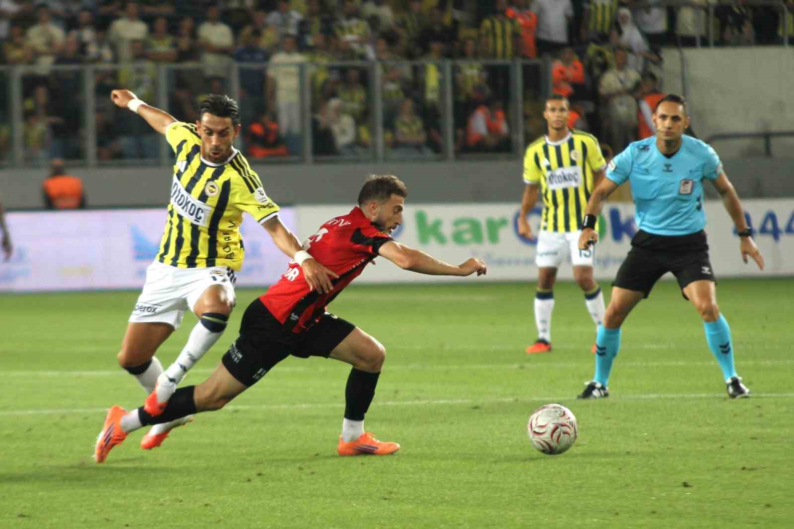 Trendyol Süper Lig: Gençlerbirliği: 1 - Fenerbahçe: 1 (İlk yarı)