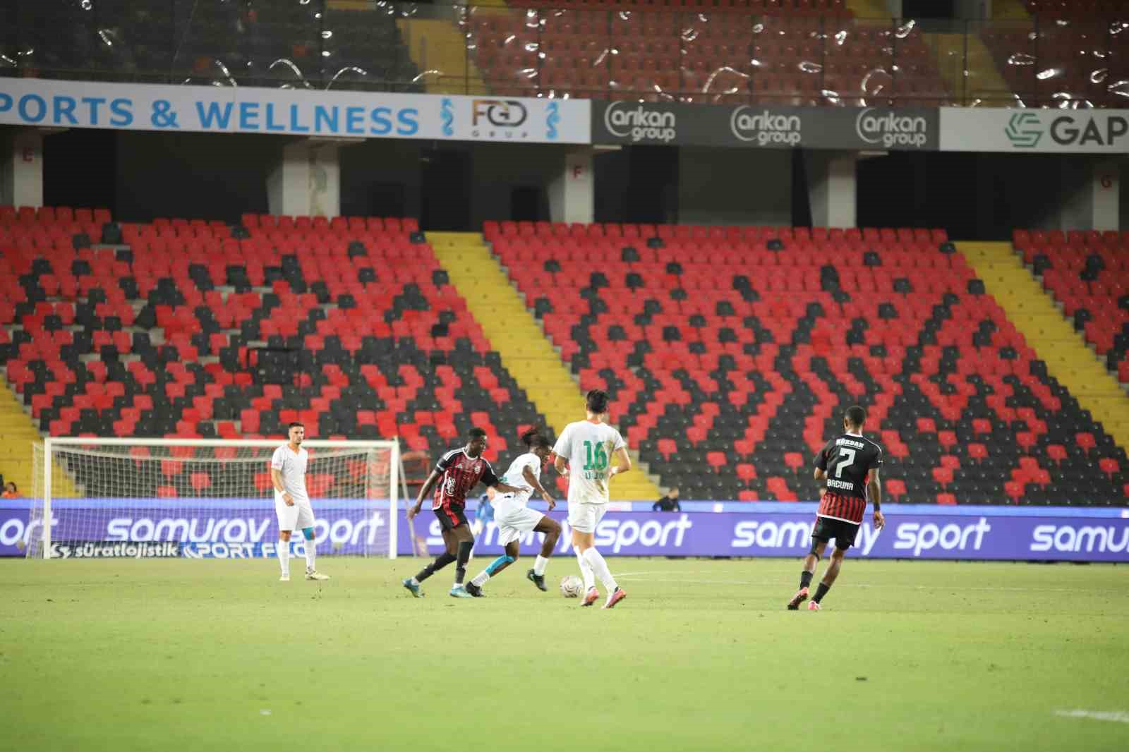 Trendyol Süper Lig: Gaziantep FK: 0 - Alanyaspor: 1 (İlk yarı)