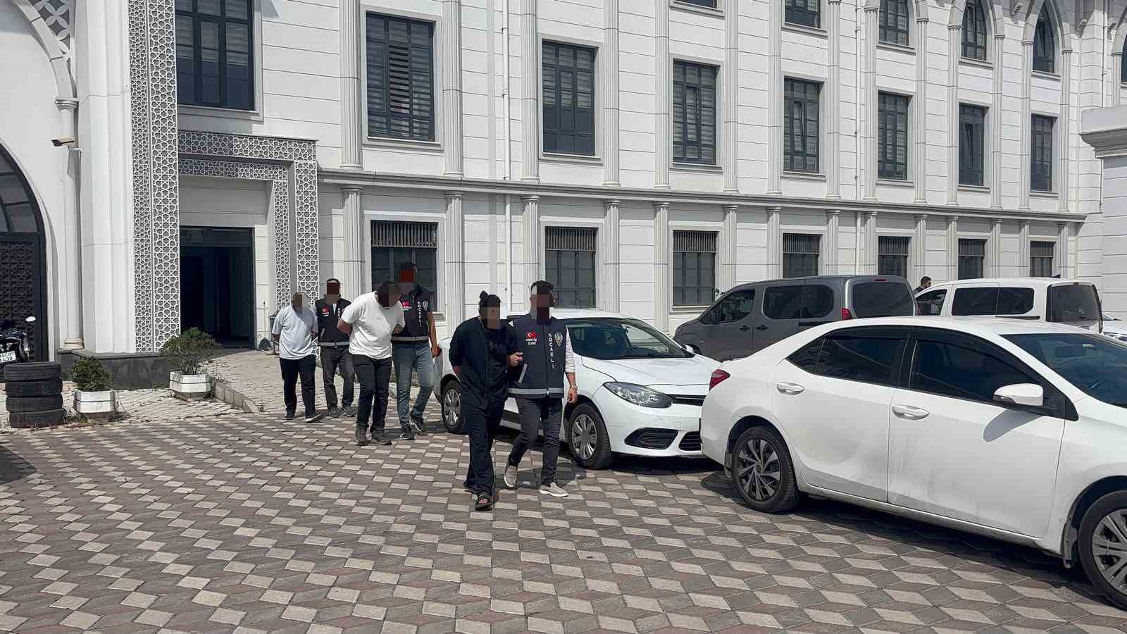 Kocaeli’de parktaki cinayete ilişkin 3 şüpheli tutuklandı