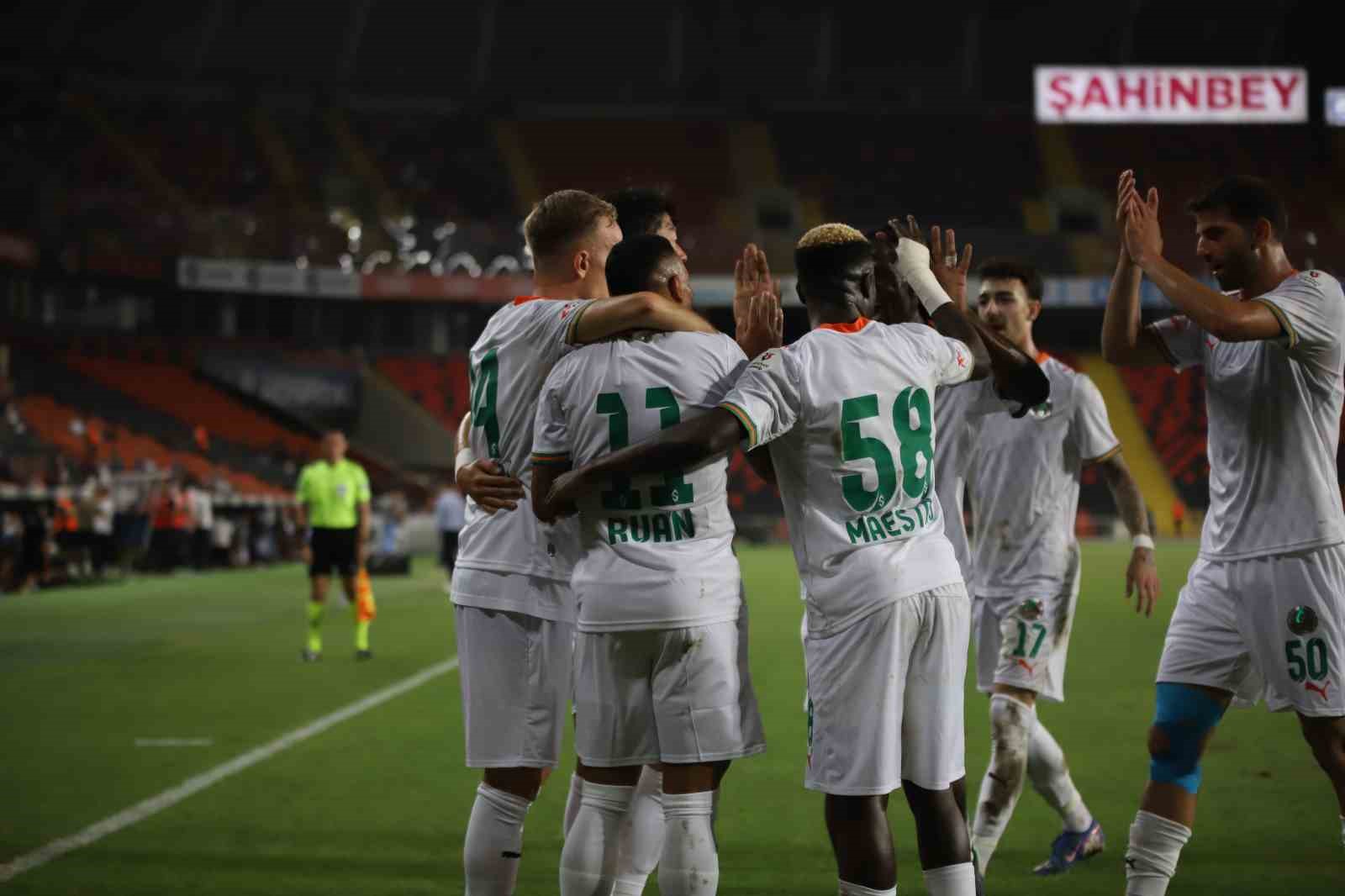 Trendyol Süper Lig: Gaziantep FK: 0 - Alanyaspor: 0 (Maç devam ediyor)
