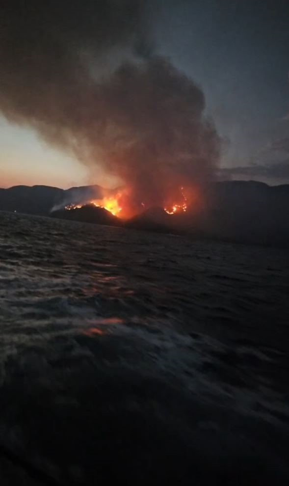 Marmaris’te arazözler çıkarma gemileriyle bölgeye gidiyor