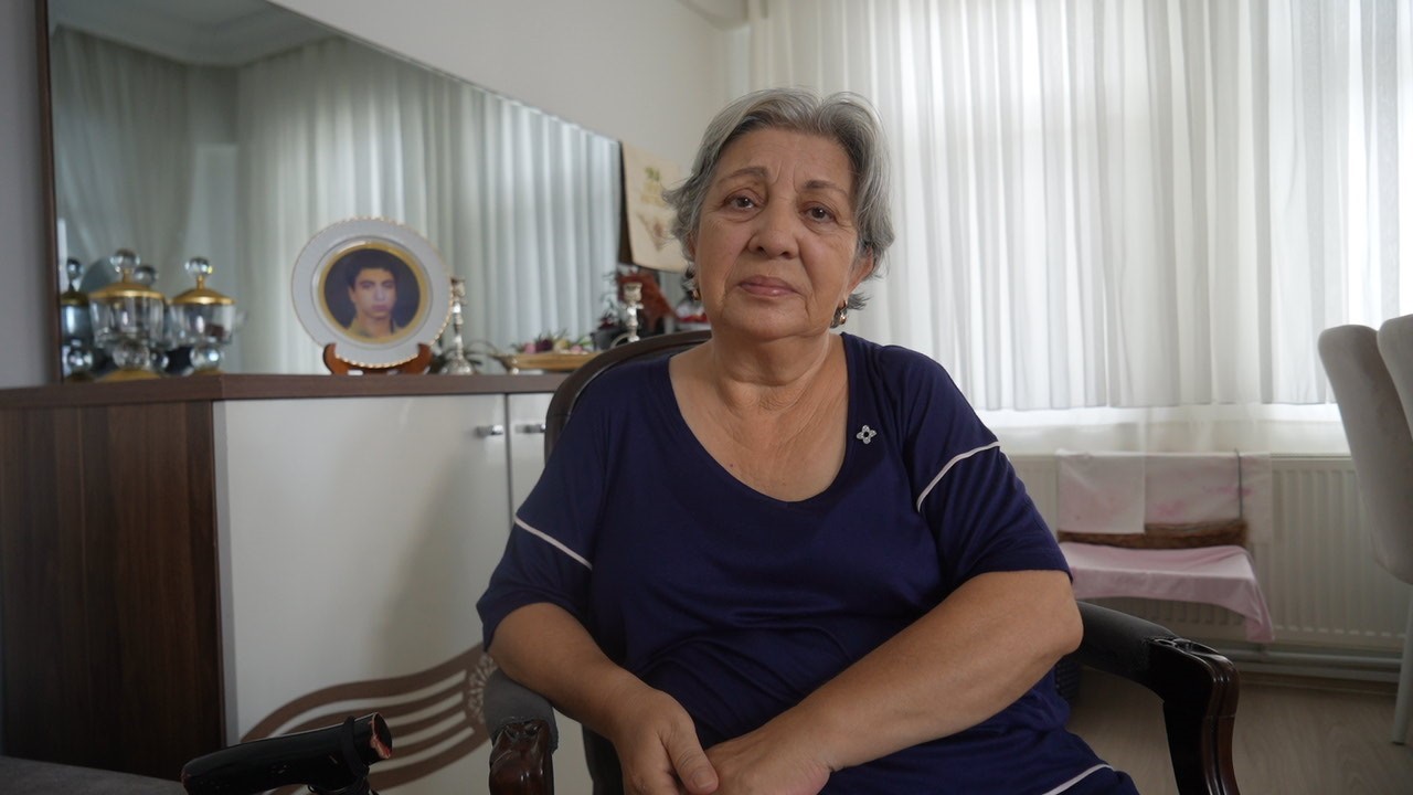 18 mezar açtırdı, oğlunun cenazesine ulaştı