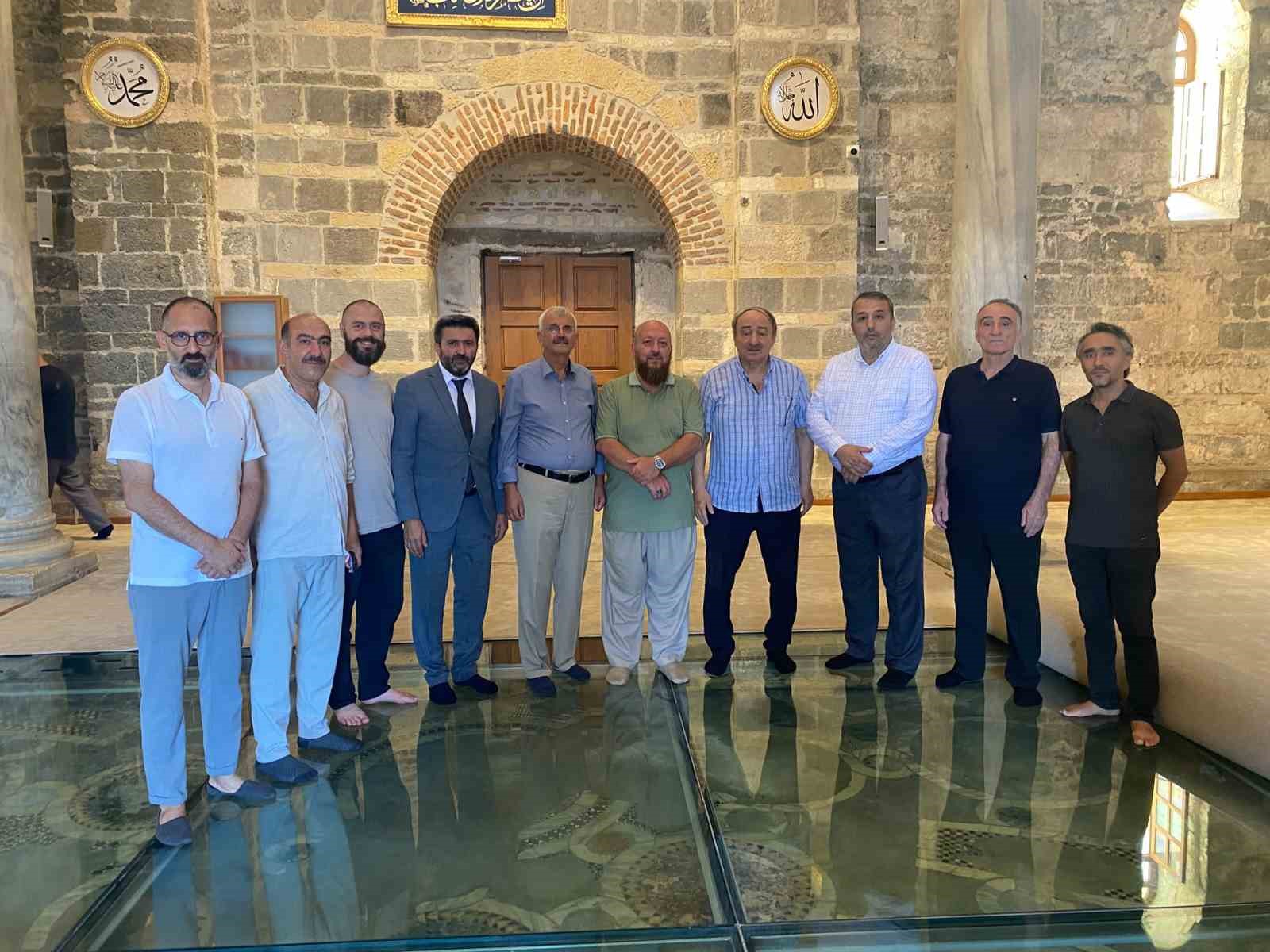 Trabzon Ayasofya hat yazıları ile bezendi