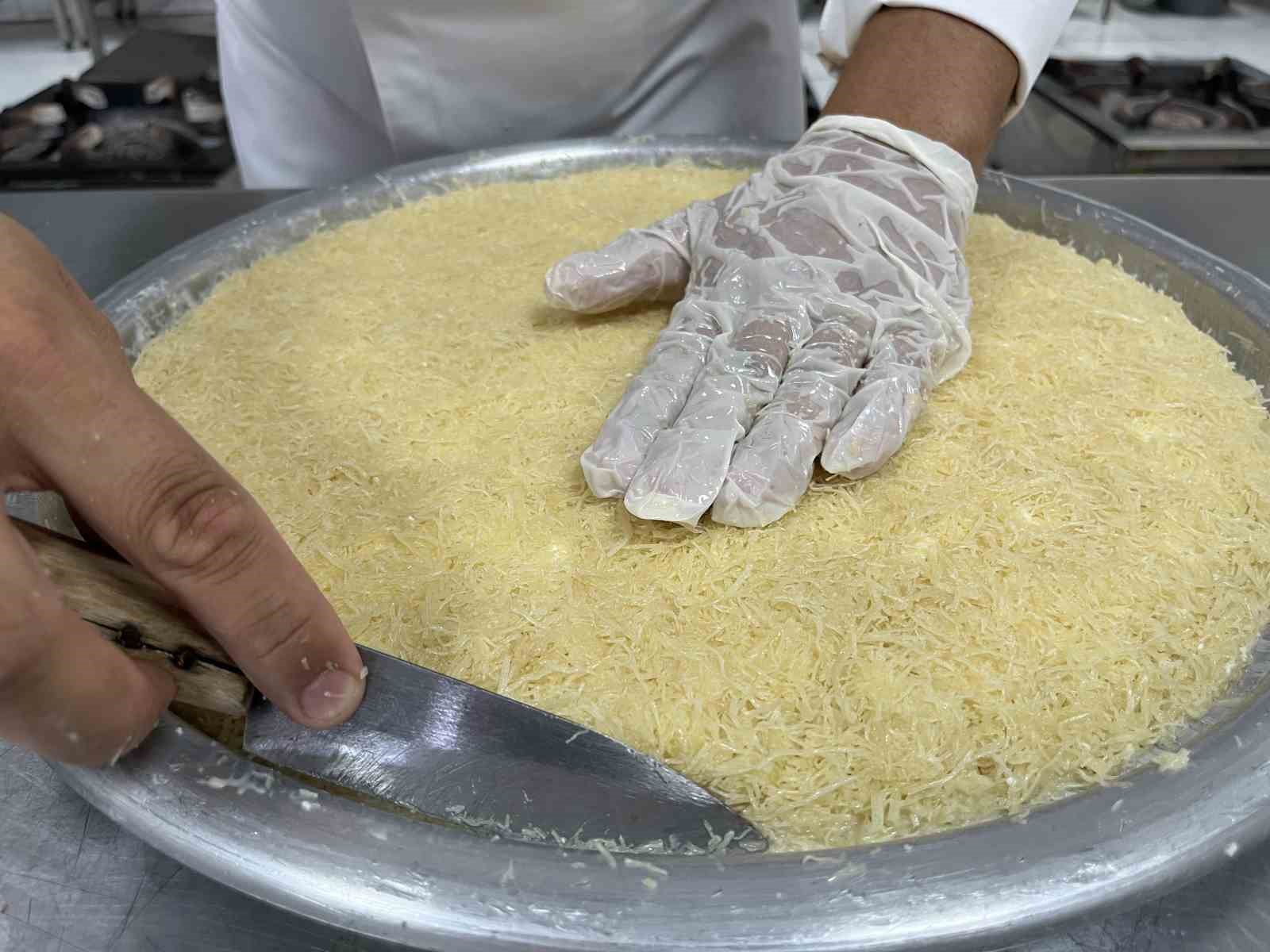 Dünyanın en iyi tatlısı seçilen künefede lezzetin sırrı tescilli tuzsuz künefelik peynirde