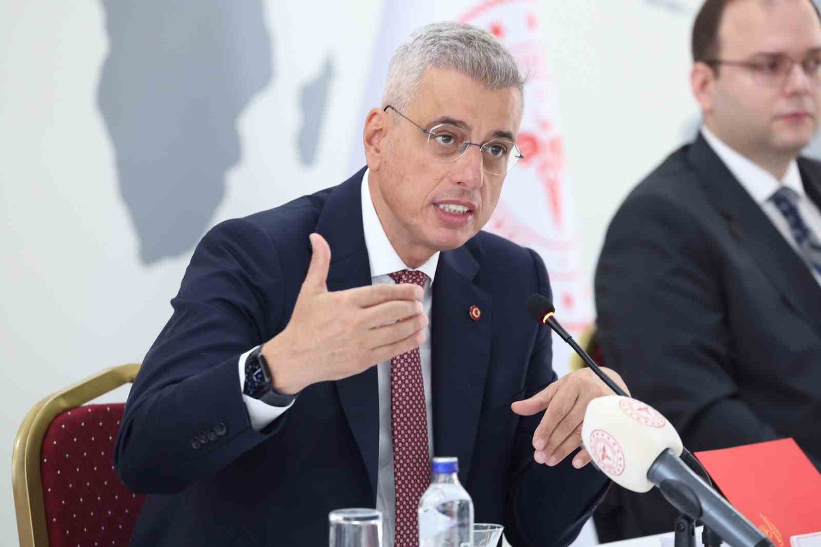 Sağlık Bakanı Memişoğlu "Türkiye’nin sağlıkta ihtiyaç duyduğu ilaç ve cihazları üreteceğiz"