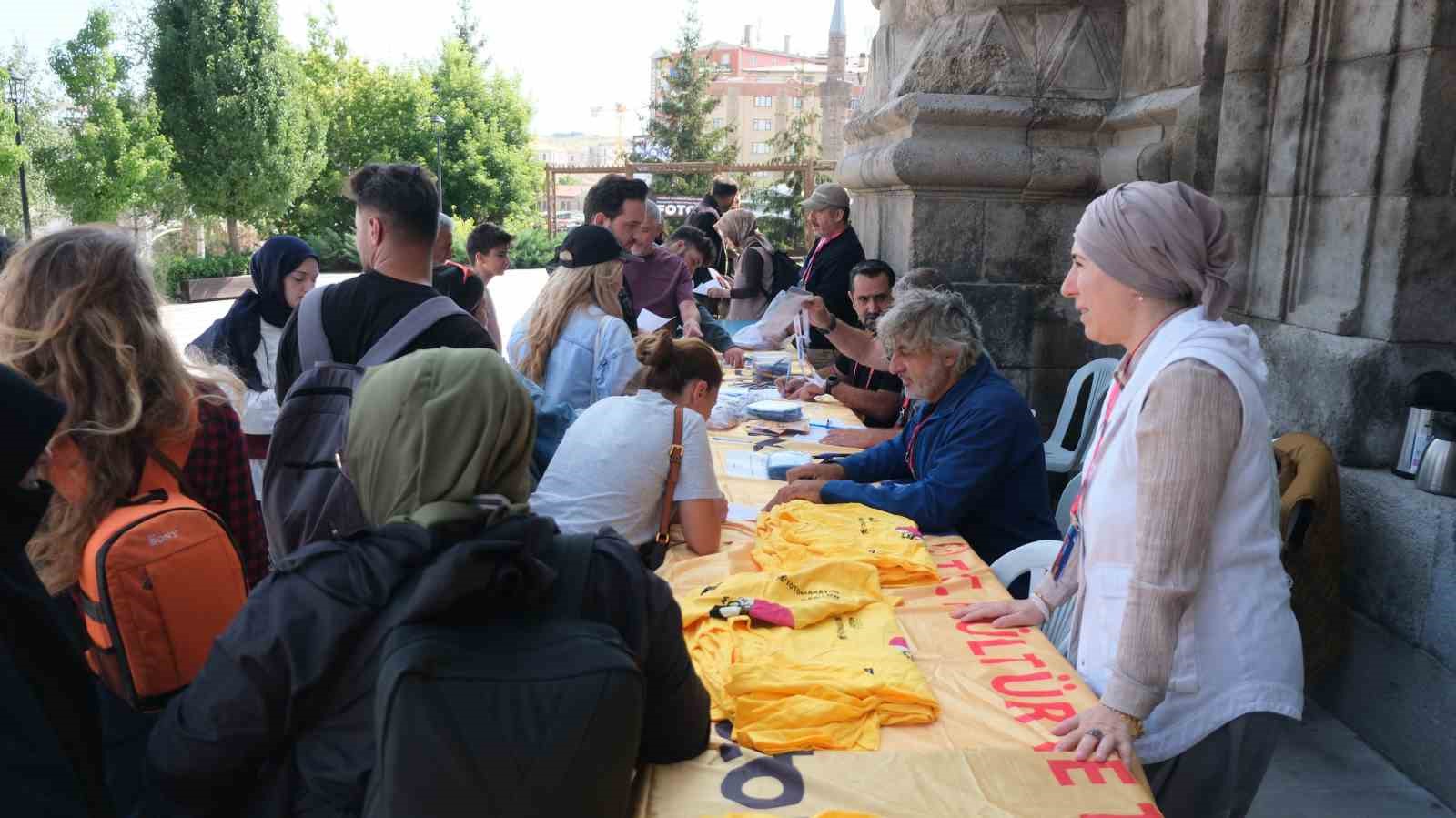 Kültür Yolu Festivali’nin ilk gününde kültür ve sanat şehri sardı