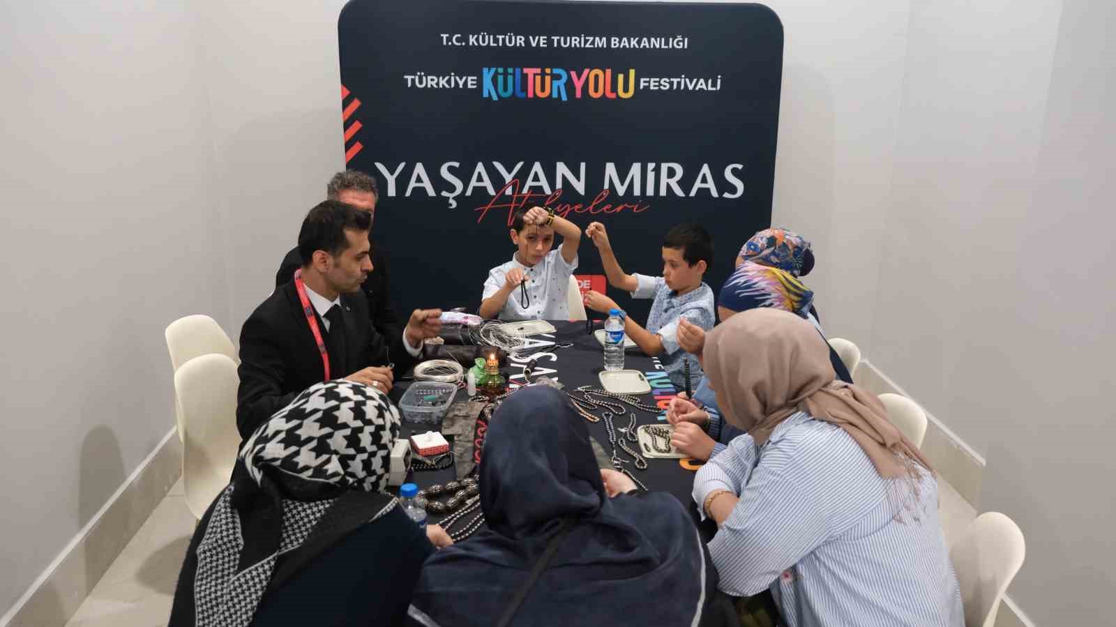 Kültür Yolu Festivali’nin ilk gününde kültür ve sanat şehri sardı