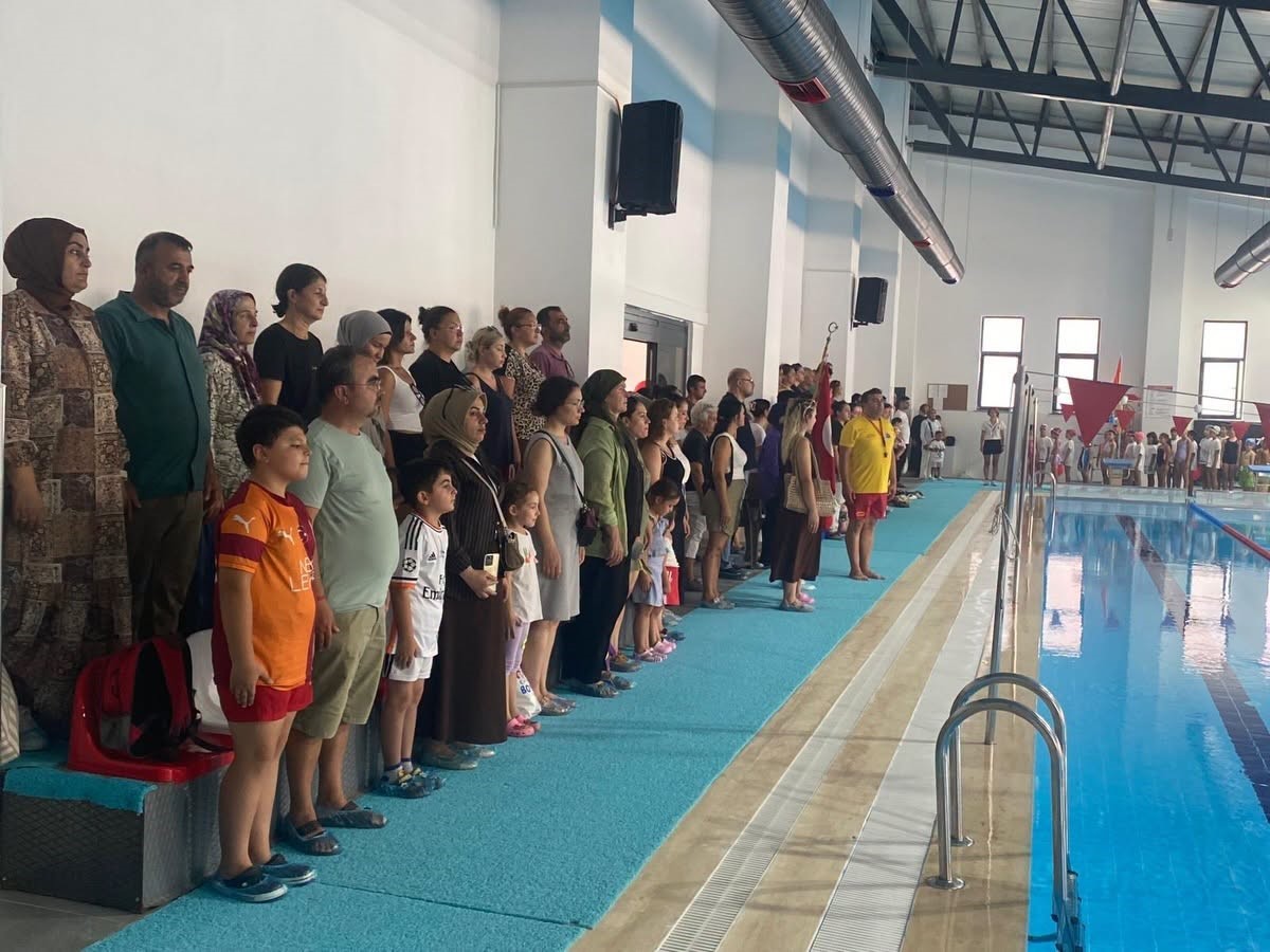 Söke’de çocuklar yüzme eğitimini başarıyla tamamladı