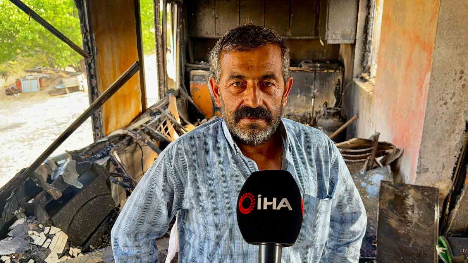 Yaşlı çiftin yanan evinde nişanlı torunlarının hayalleri de kül oldu