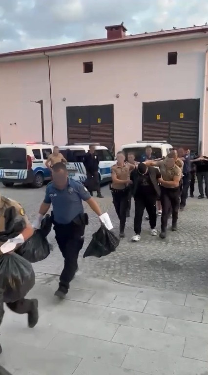 Kütahya’da araçtan 14 bin 622 uyuşturucu hap çıktı: 4 tutuklama