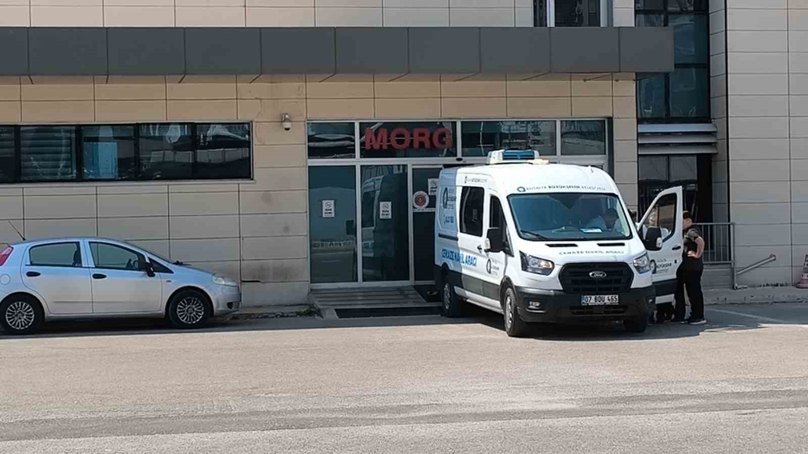 Feci kazada hayatını kaybeden çiftin cenazeleri yakınları tarafından teslim alındı