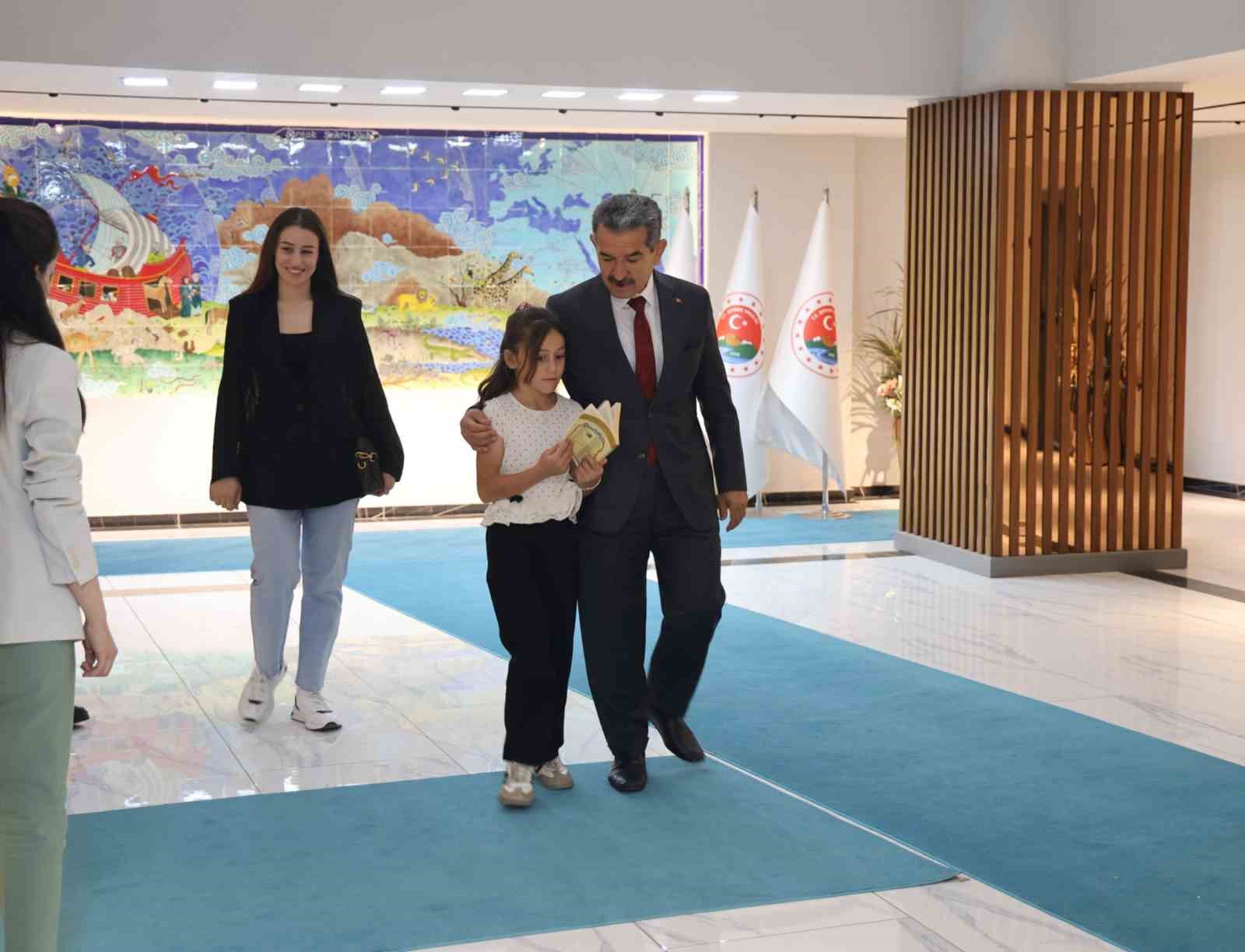 Vali Ekici hafta sonunu vatandaşlara ayırdı: 2 günde 50 vatandaşla görüştü