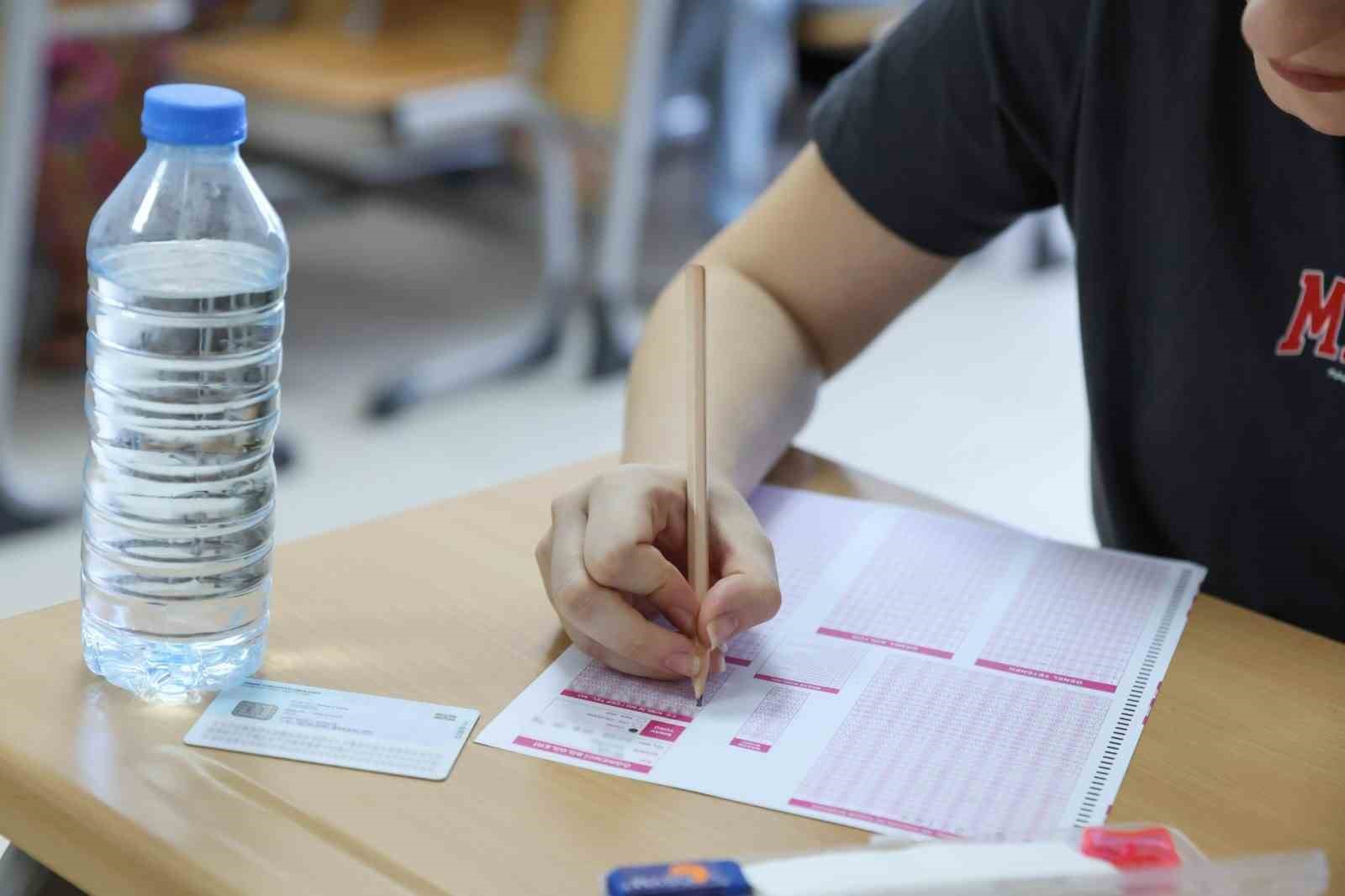 Büyükşehir’den memur adaylarına KPSS provası