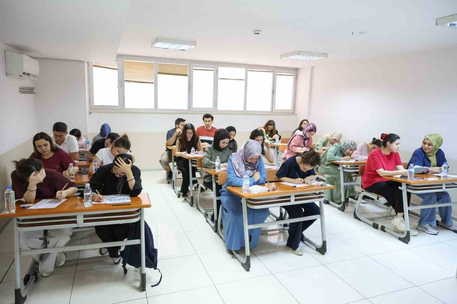 Büyükşehir’den memur adaylarına KPSS provası