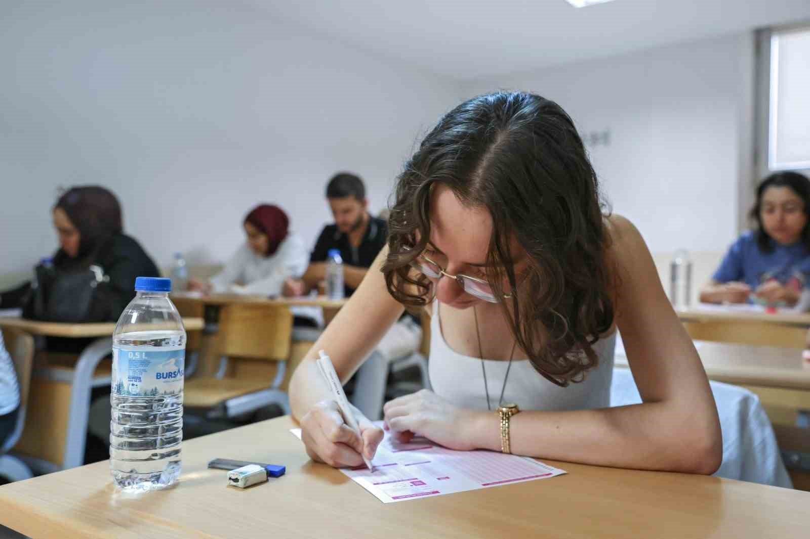 Büyükşehir’den memur adaylarına KPSS provası