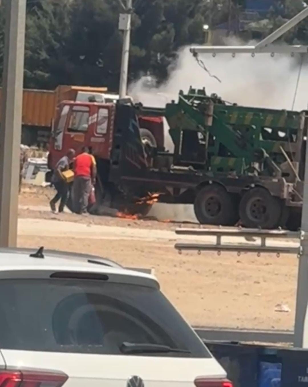Viranşehir’de korkutan araç yangını