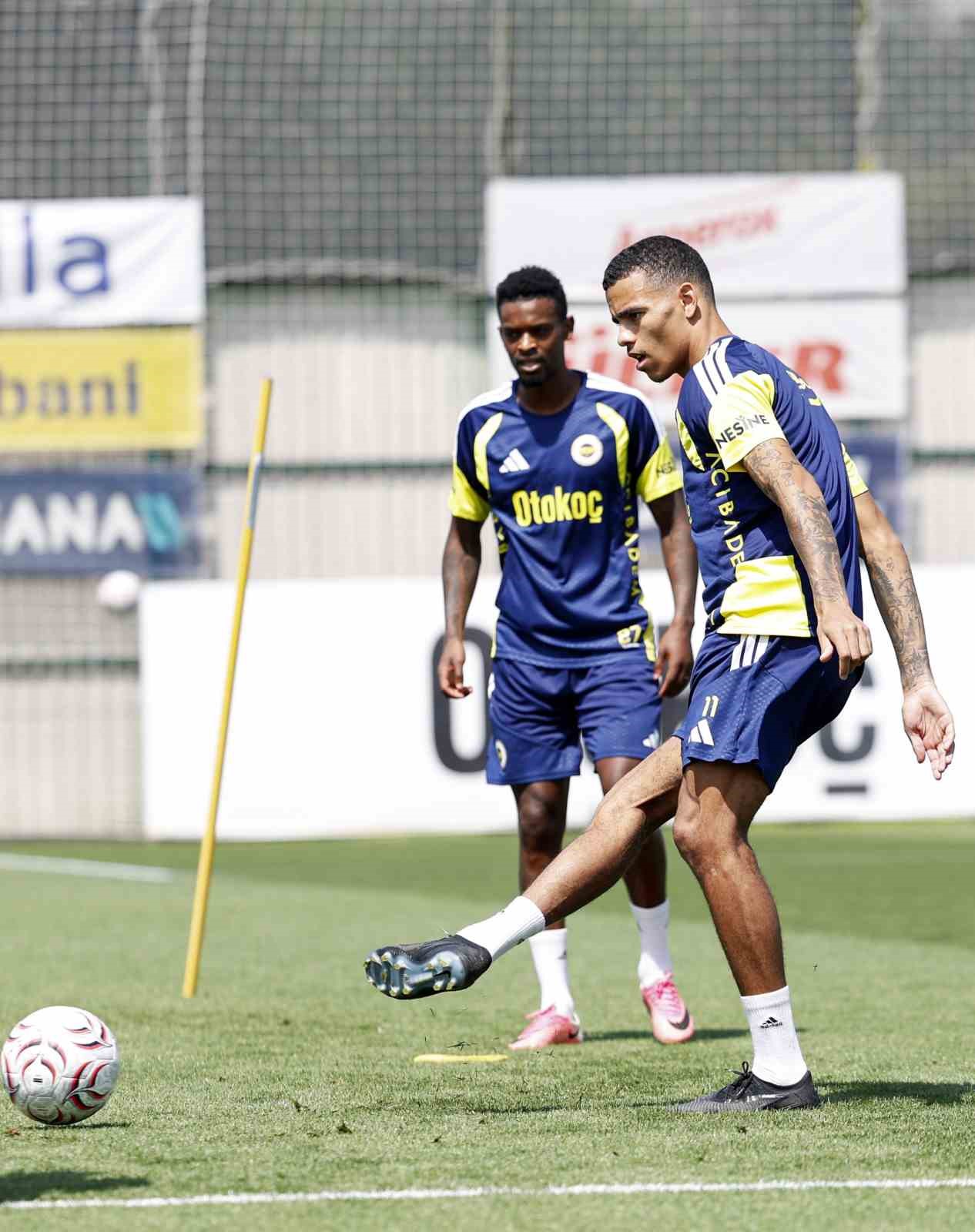 Fenerbahçe, Olympique Lyon maçı hazırlıklarına ara vermeden başladı