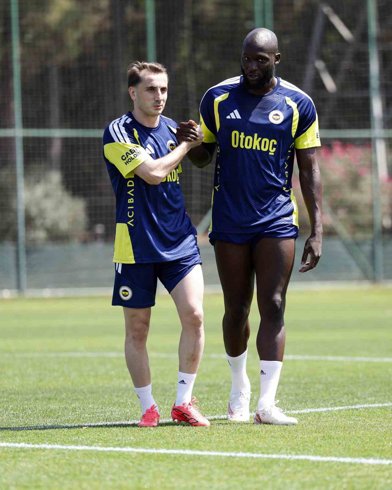 Fenerbahçe, Olympique Lyon maçı hazırlıklarına ara vermeden başladı
