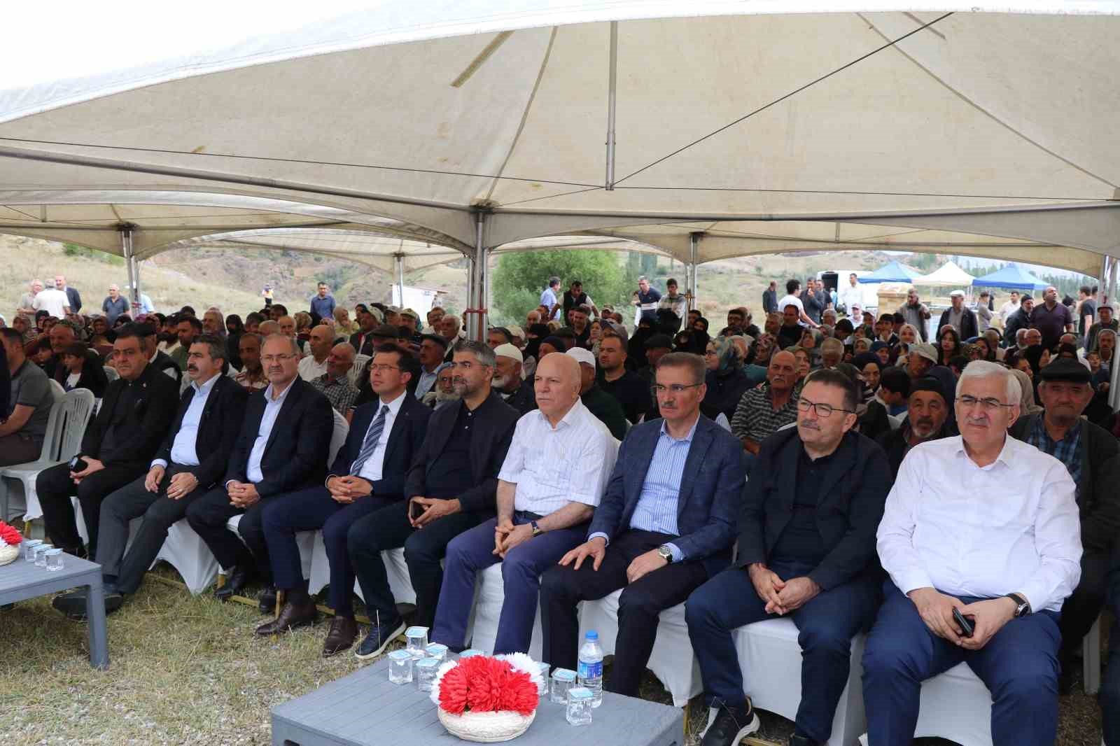 Âşık Sümmani, memleketi Narman Samikale’de yad edildi