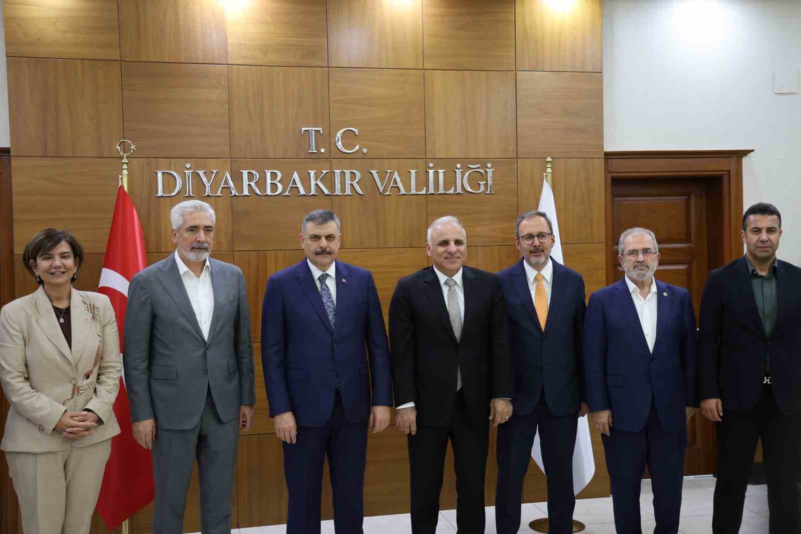 İçişleri Bakanı Çiftçi, Diyarbakır Valiliğine ziyarette bulundu
