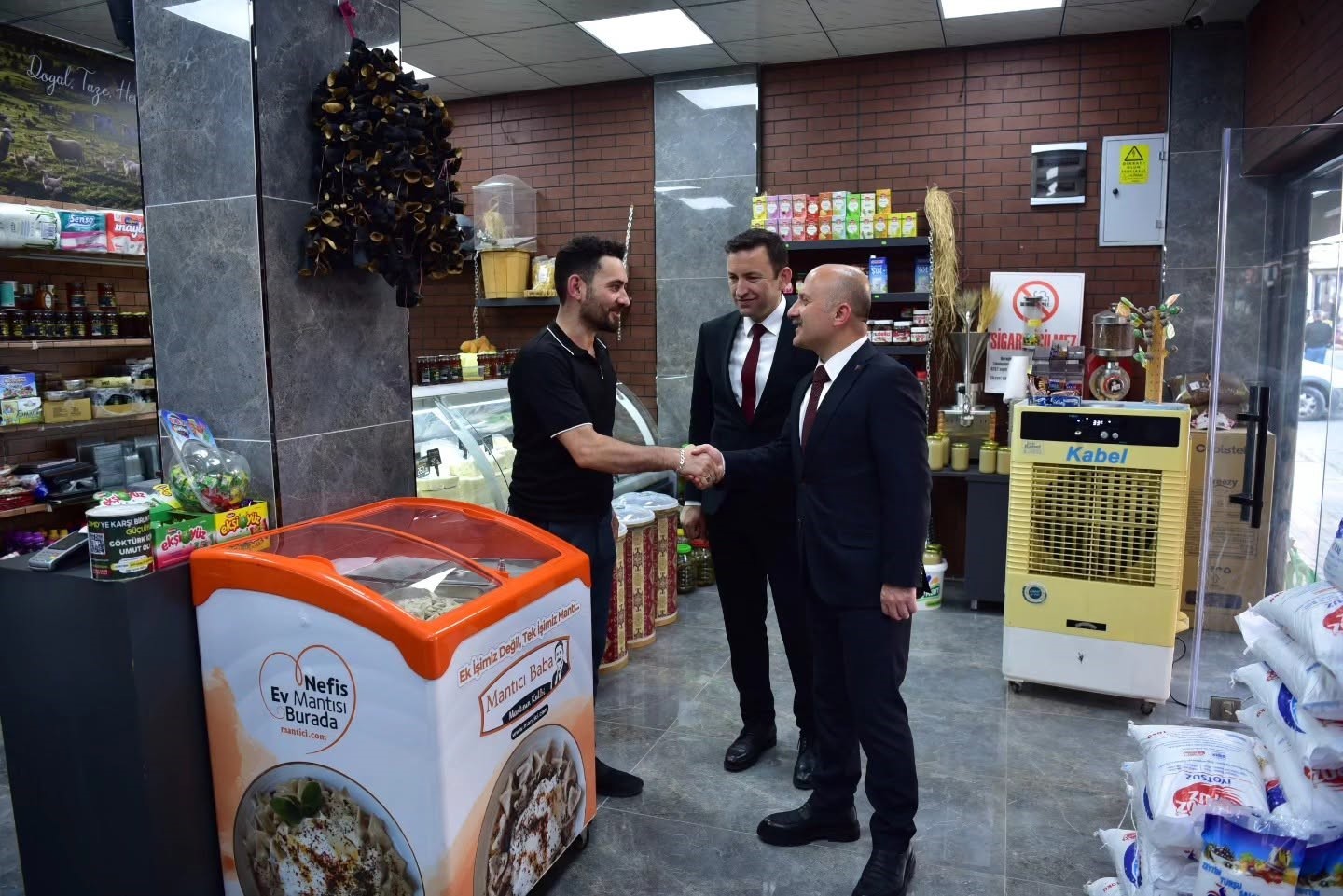 Vali Varol, Buharkent’te esnaf ve vatandaşlarla bir araya geldi