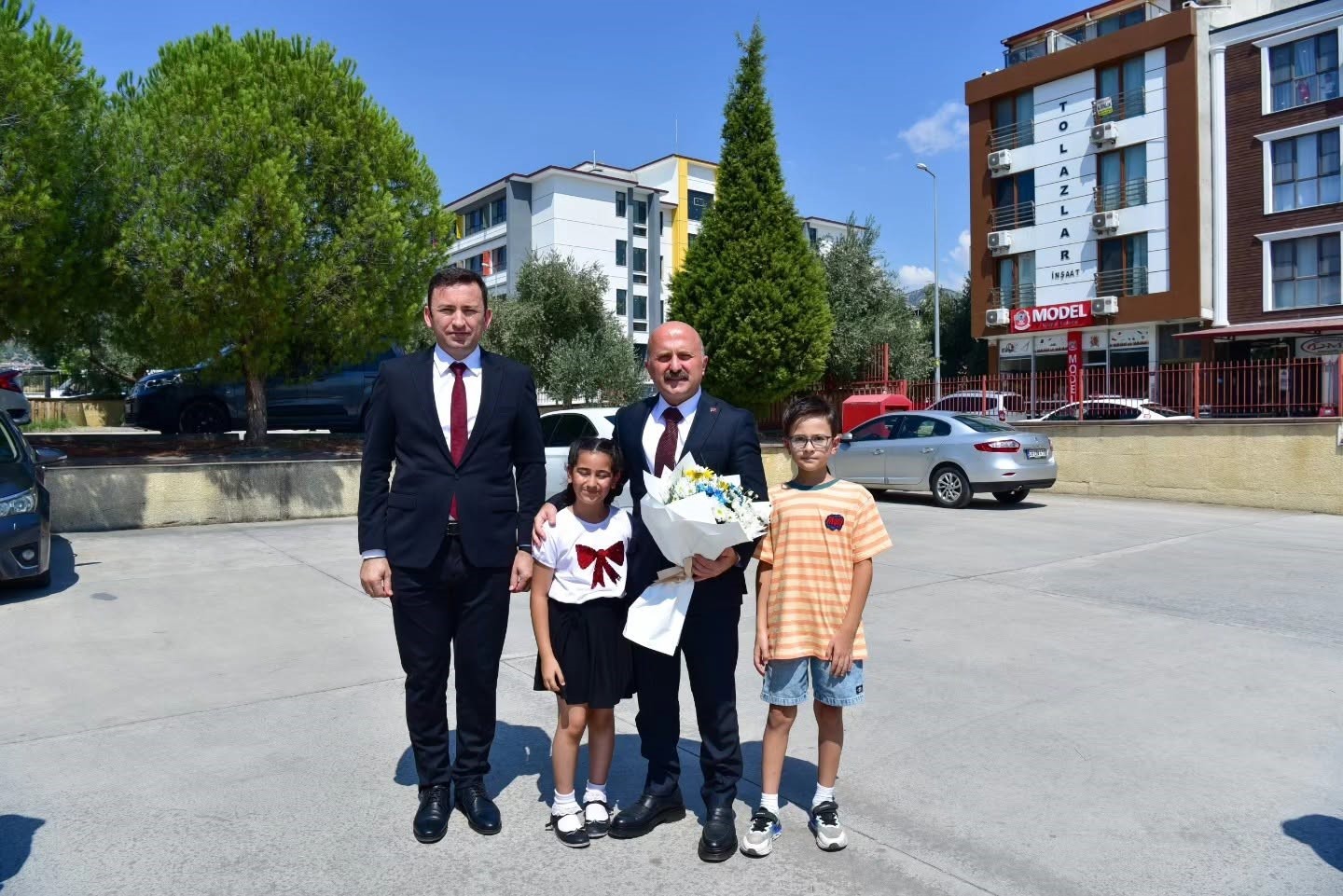 Vali Varol, Buharkent’te esnaf ve vatandaşlarla bir araya geldi