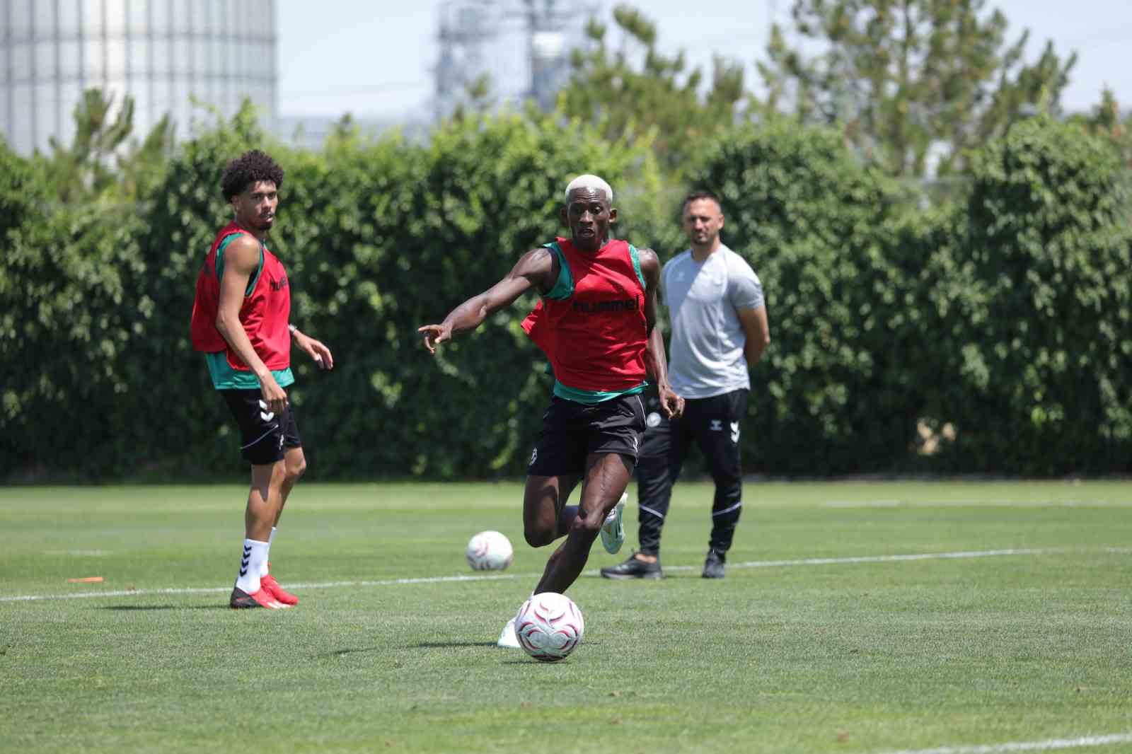 Konyaspor, Fenerbahçe maçı hazırlıklarını başladı