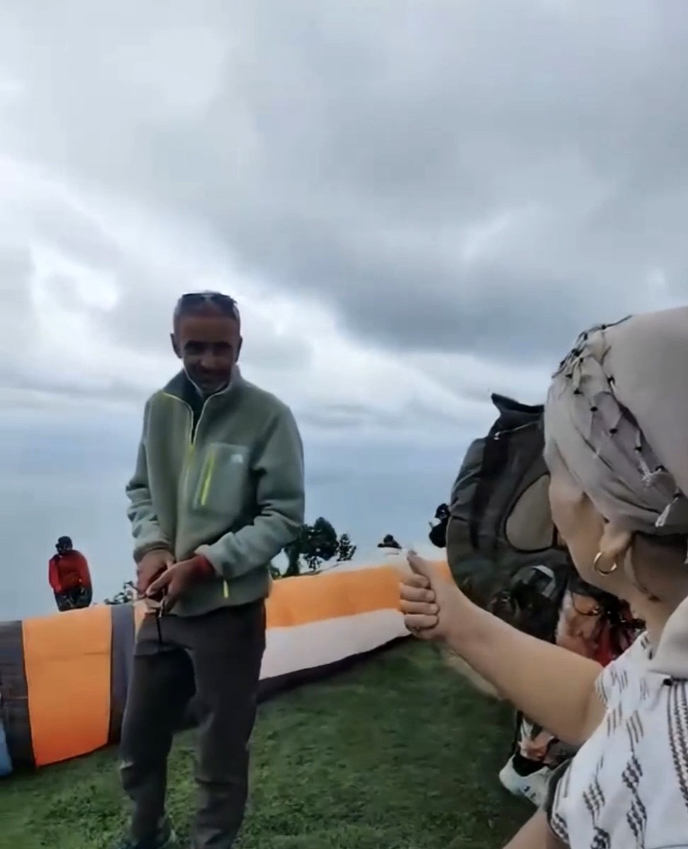 Karadenizli kadınların yamaç paraşütü şaşkınlığı
