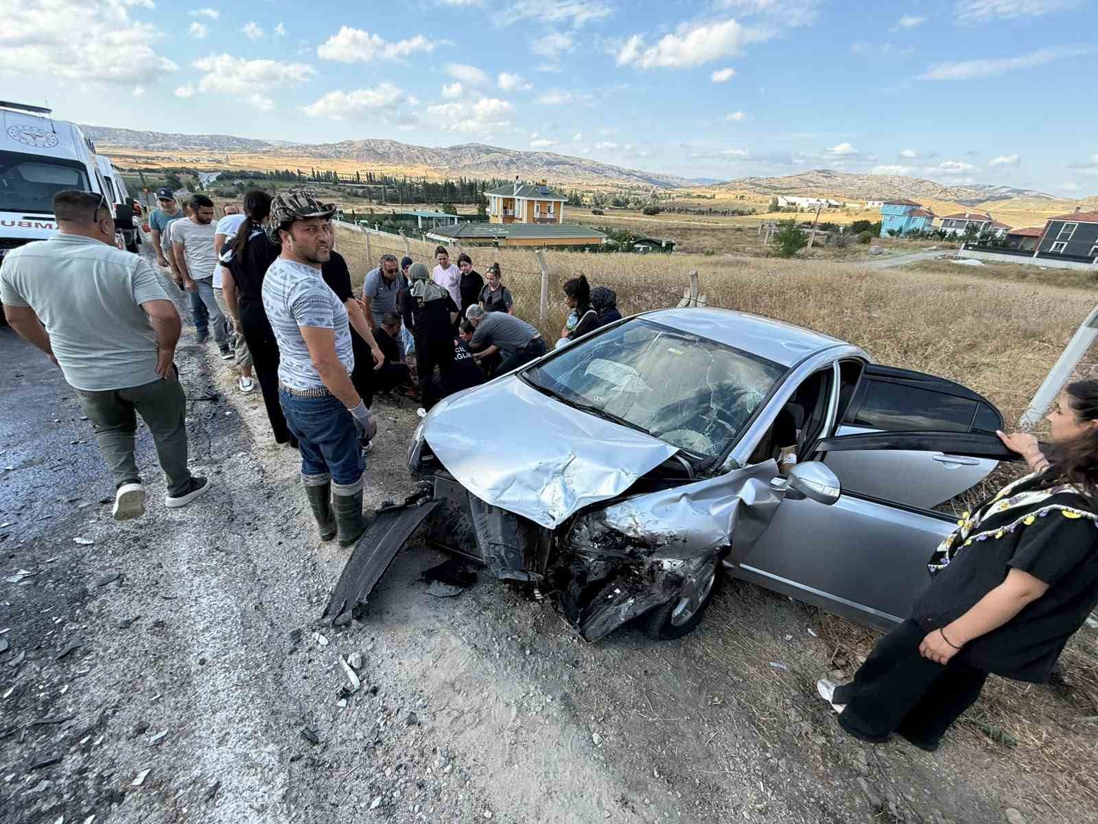 Çorum’da otomobiller çarpıştı: 7 yaralı