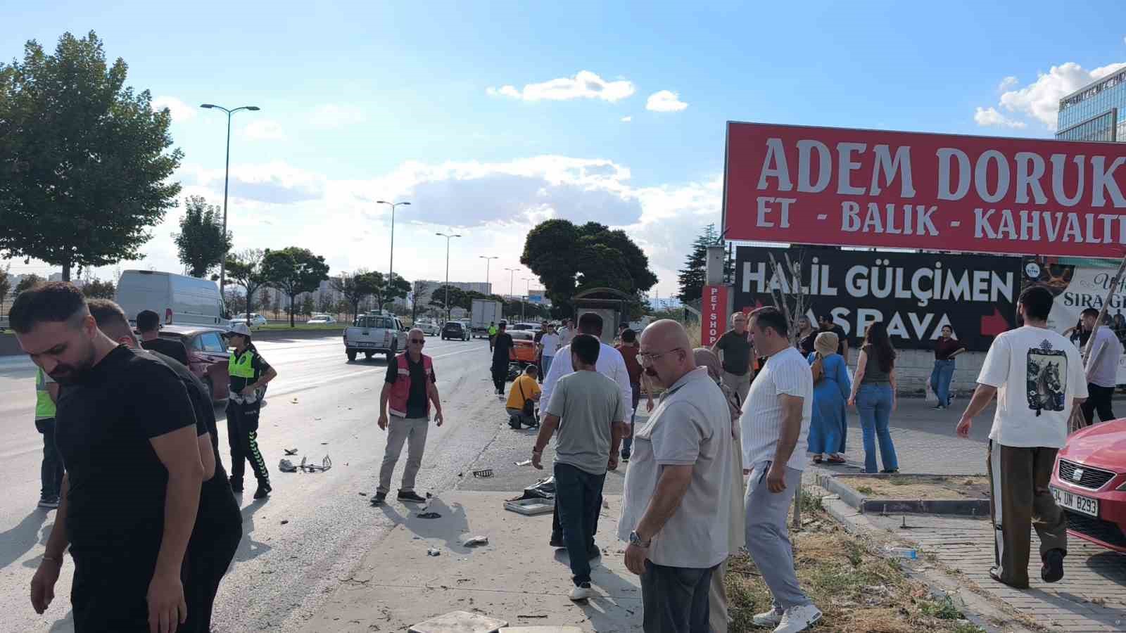 Ankara’da otomobil motosikletle çarpıştı: 2 yaralı