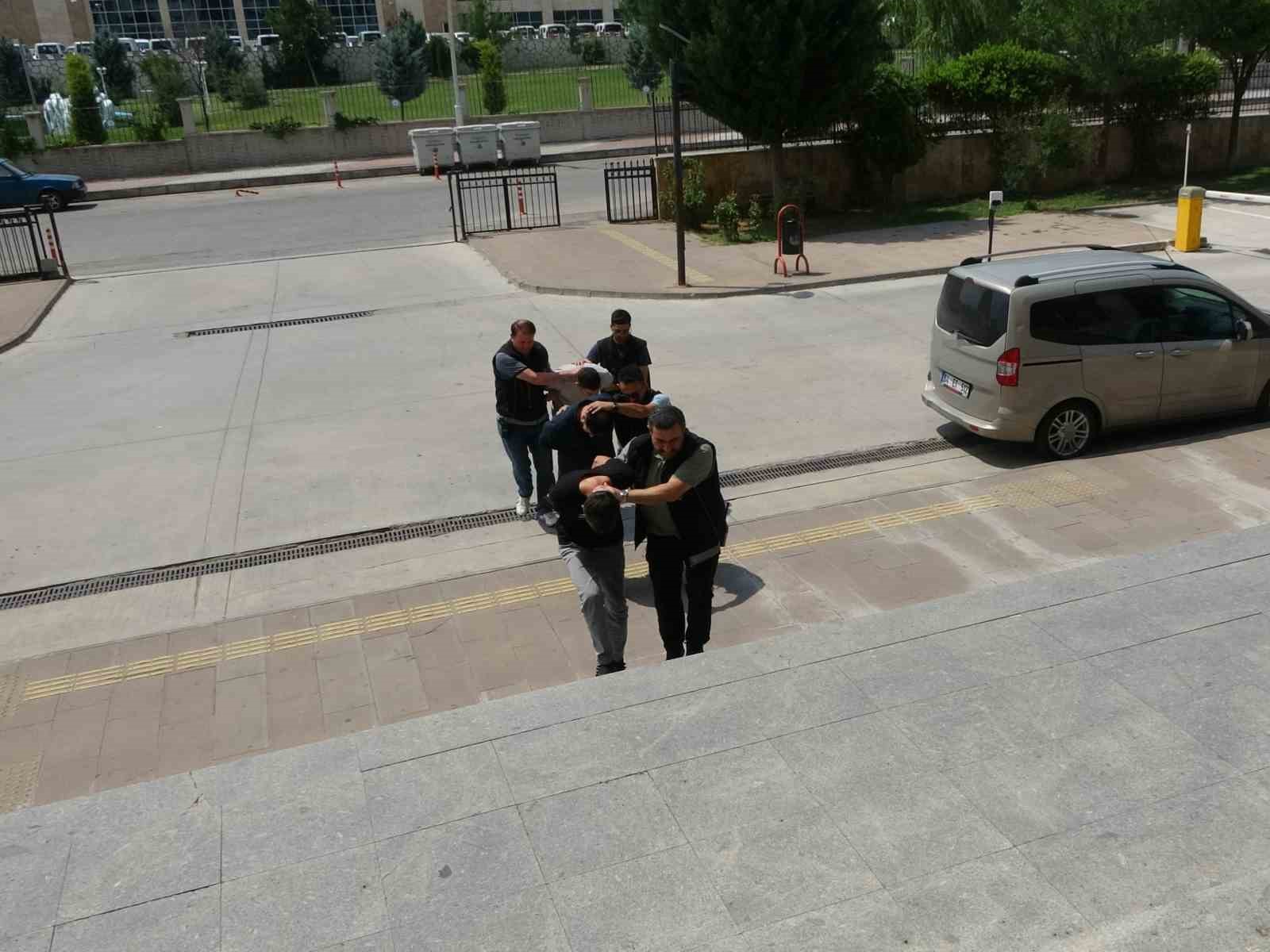 Uşak’ta kuyumcu soygununda 3 şüpheli tutuklandı