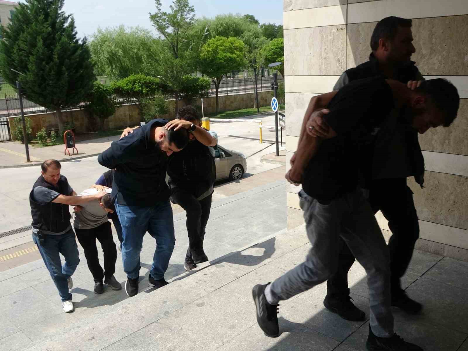 Uşak’ta kuyumcu soygununda 3 şüpheli tutuklandı