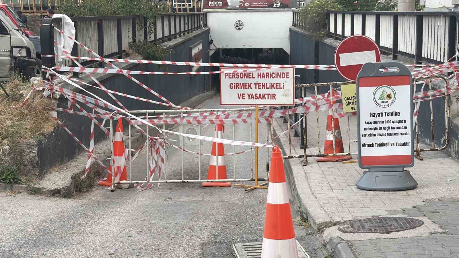 Bolu’da alt geçidin tavanı çöktü: Yol ulaşıma kapandı