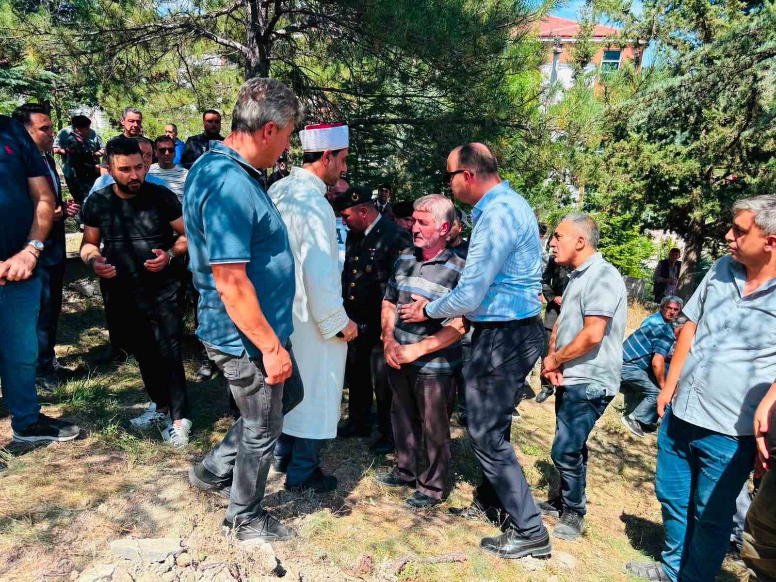 Bolulu şehit Ziya Sarpkaya’nın annesi son yolculuğuna uğurlandı