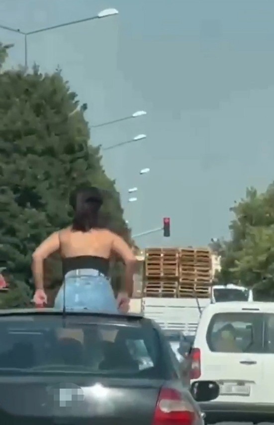 Manisa’da "hayasızca hareketlere" 2 gözaltı