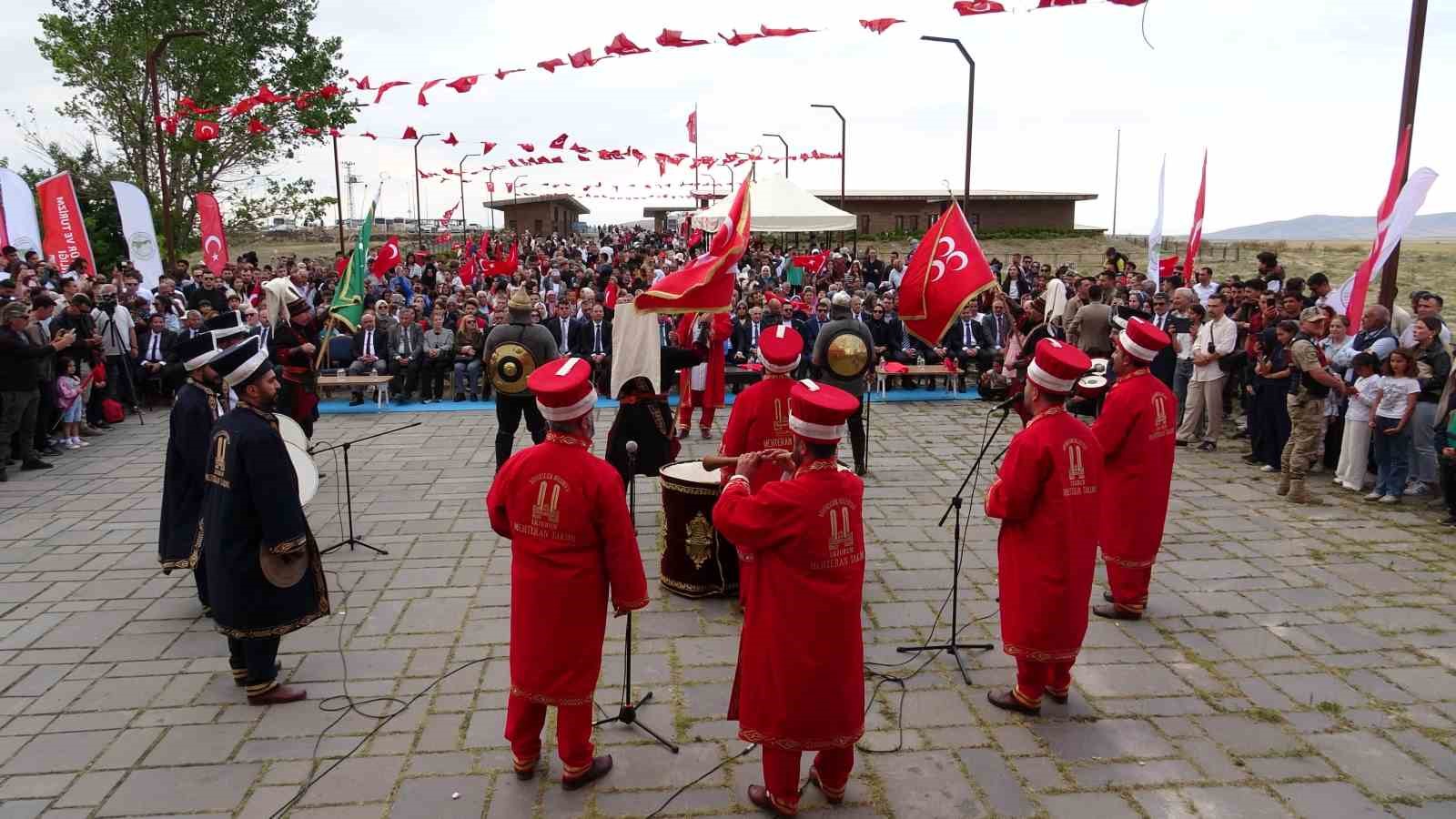 Ani’nin fethinin 962. yıl dönümünde Çelik Kanatlar’ın gösterisi nefes kesti