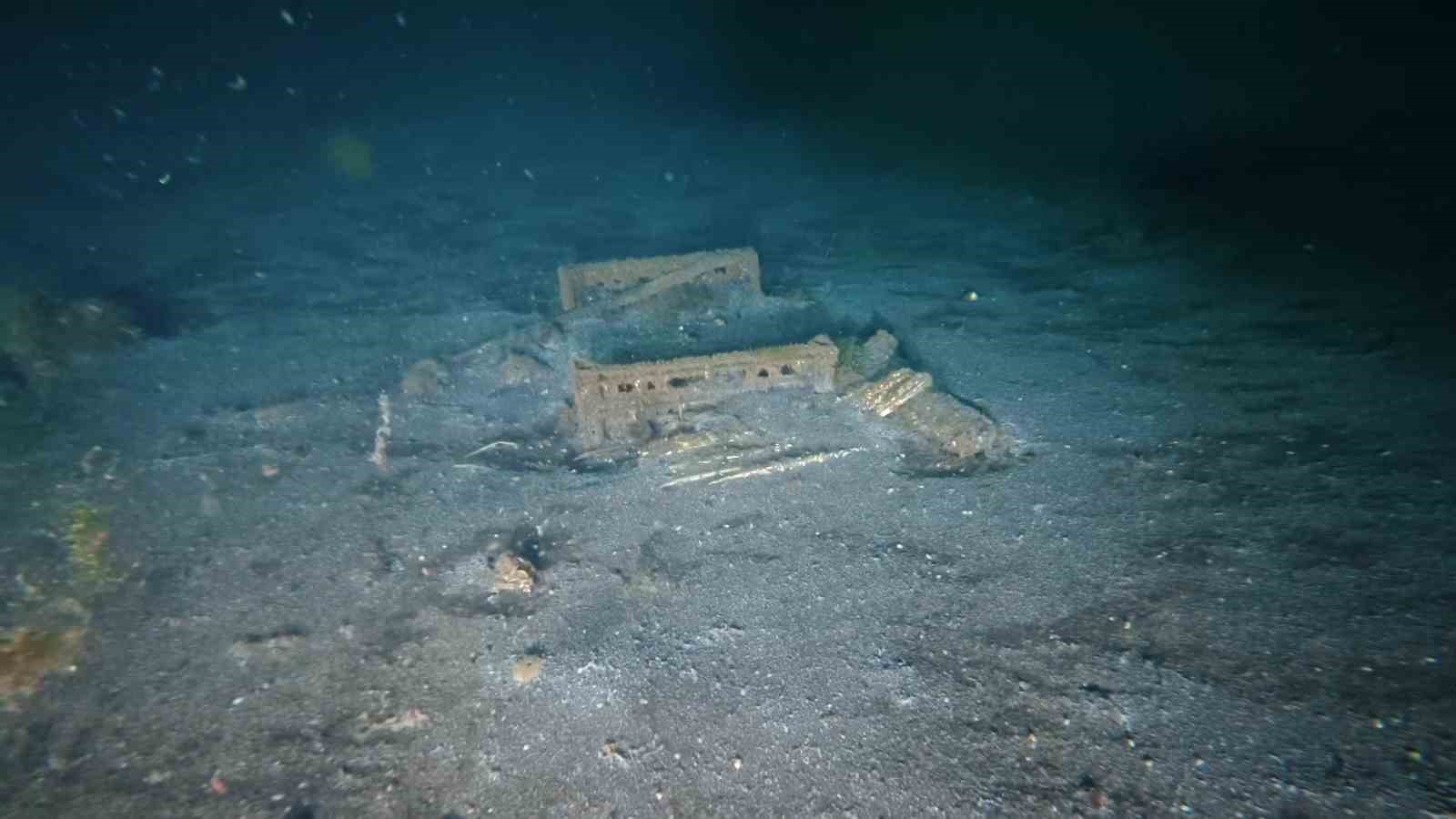Japon mimar Yoshinori Moriwaki 17 Ağustos depreminin izlerini su altında inceledi