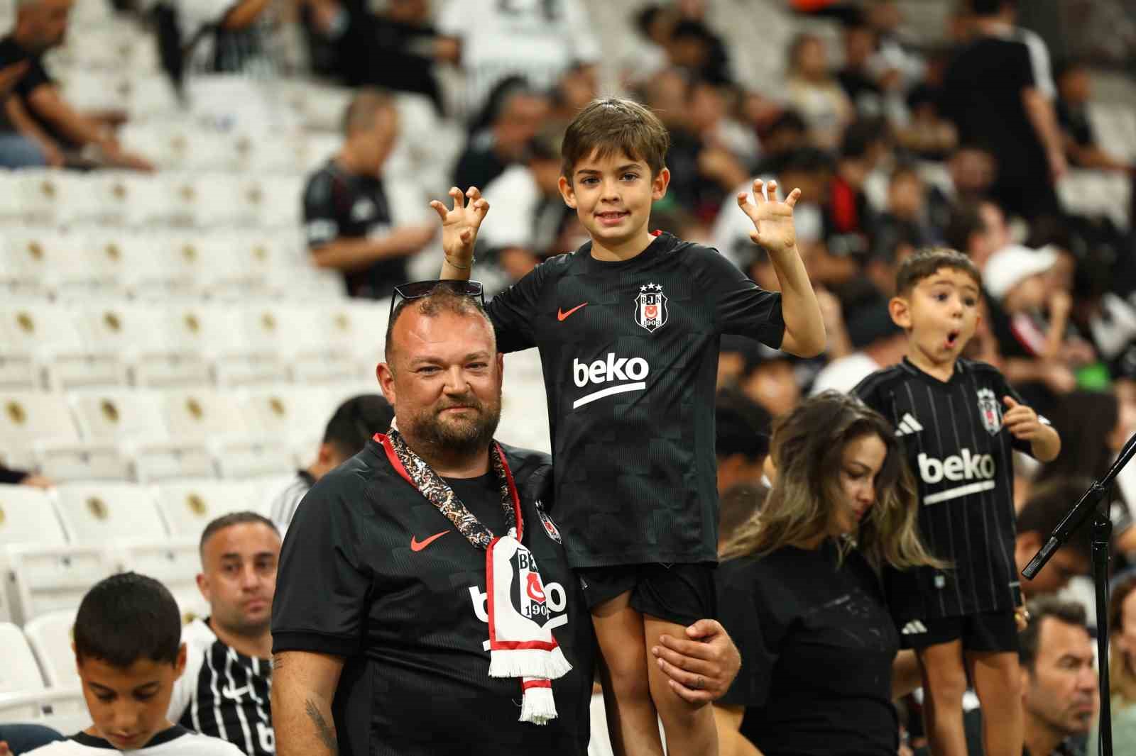 Trendyol Süper Lig: Beşiktaş: 0 - Eyüpspor: 0 (Maç devam ediyor)