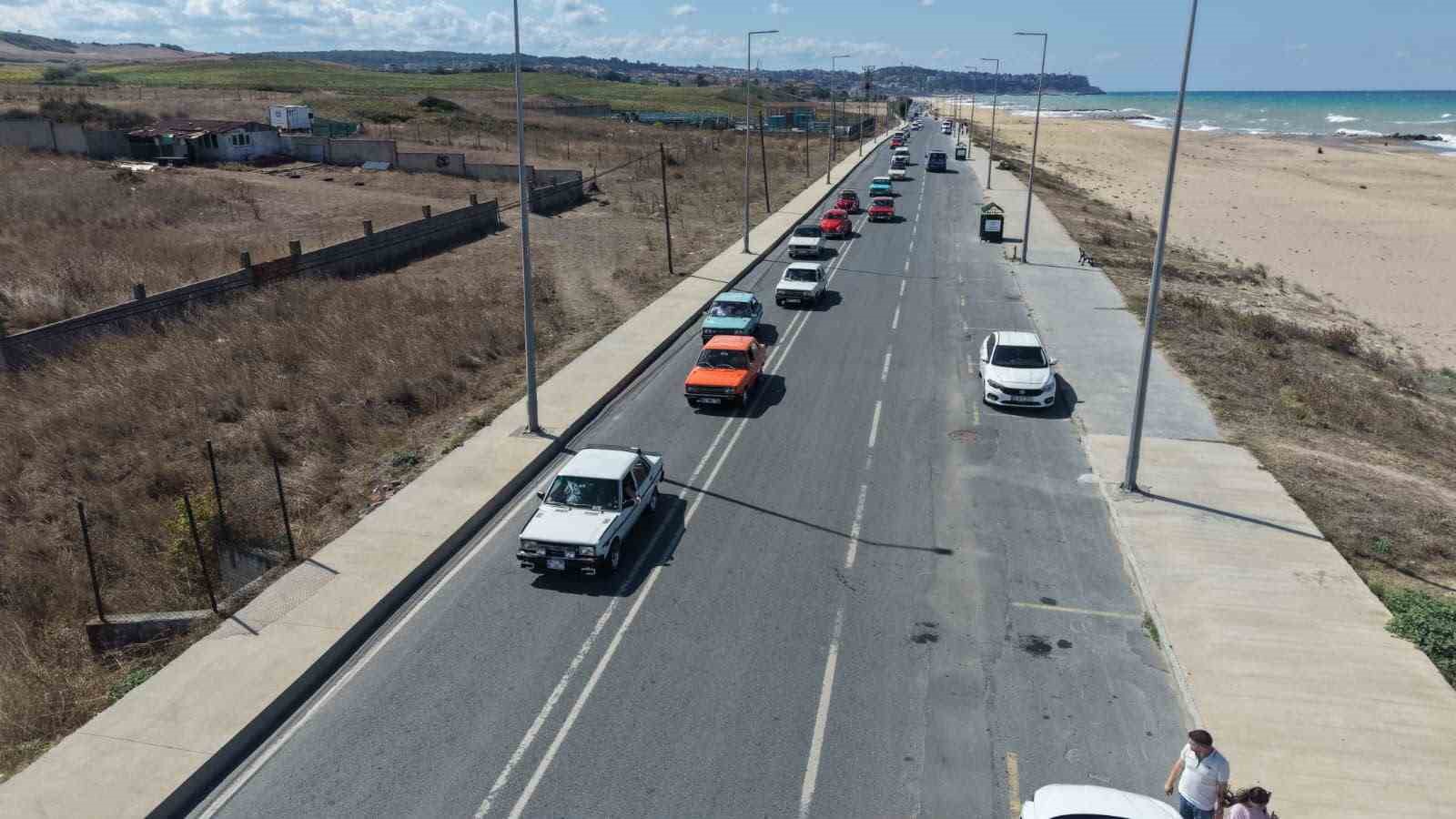 Klasik otomobil tutkunları Arnavutköy’de buluştu
