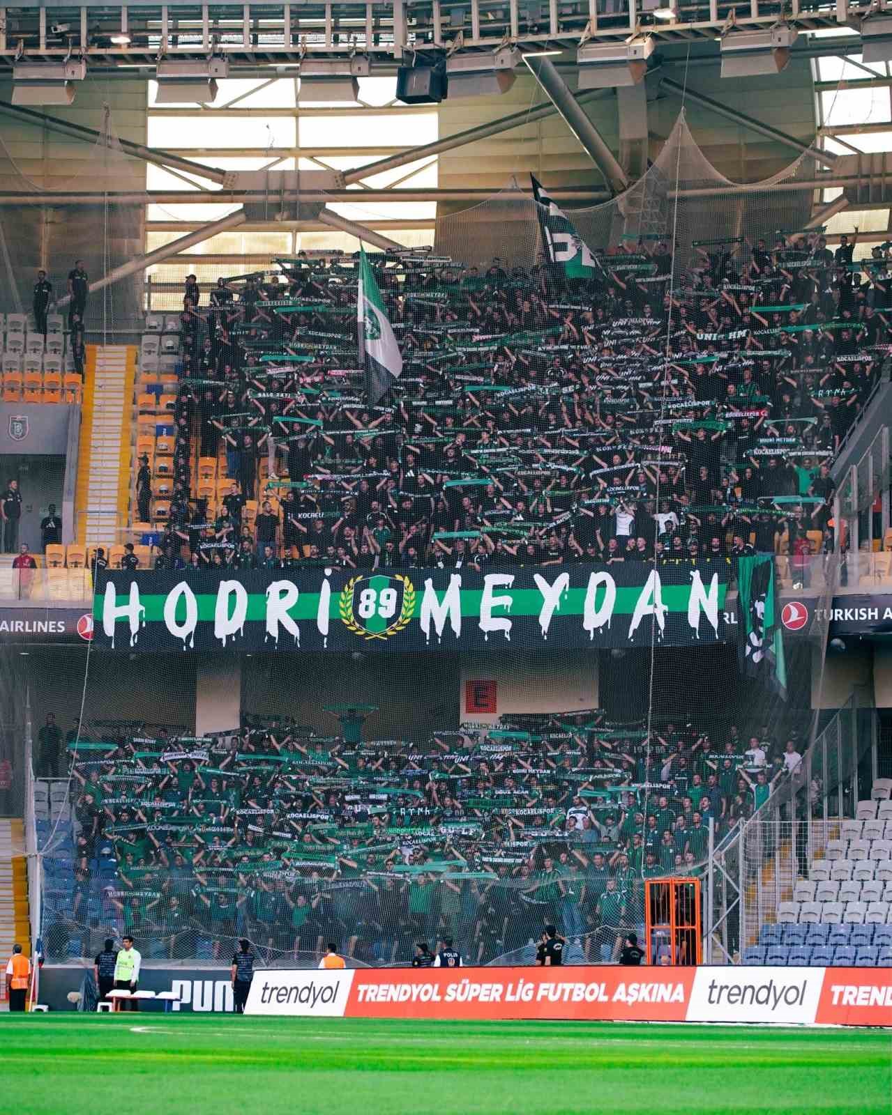 Trendyol Süper Lig: RAMS Başakşehir: 1 - Kocaelispor: 0 (İlk yarı)