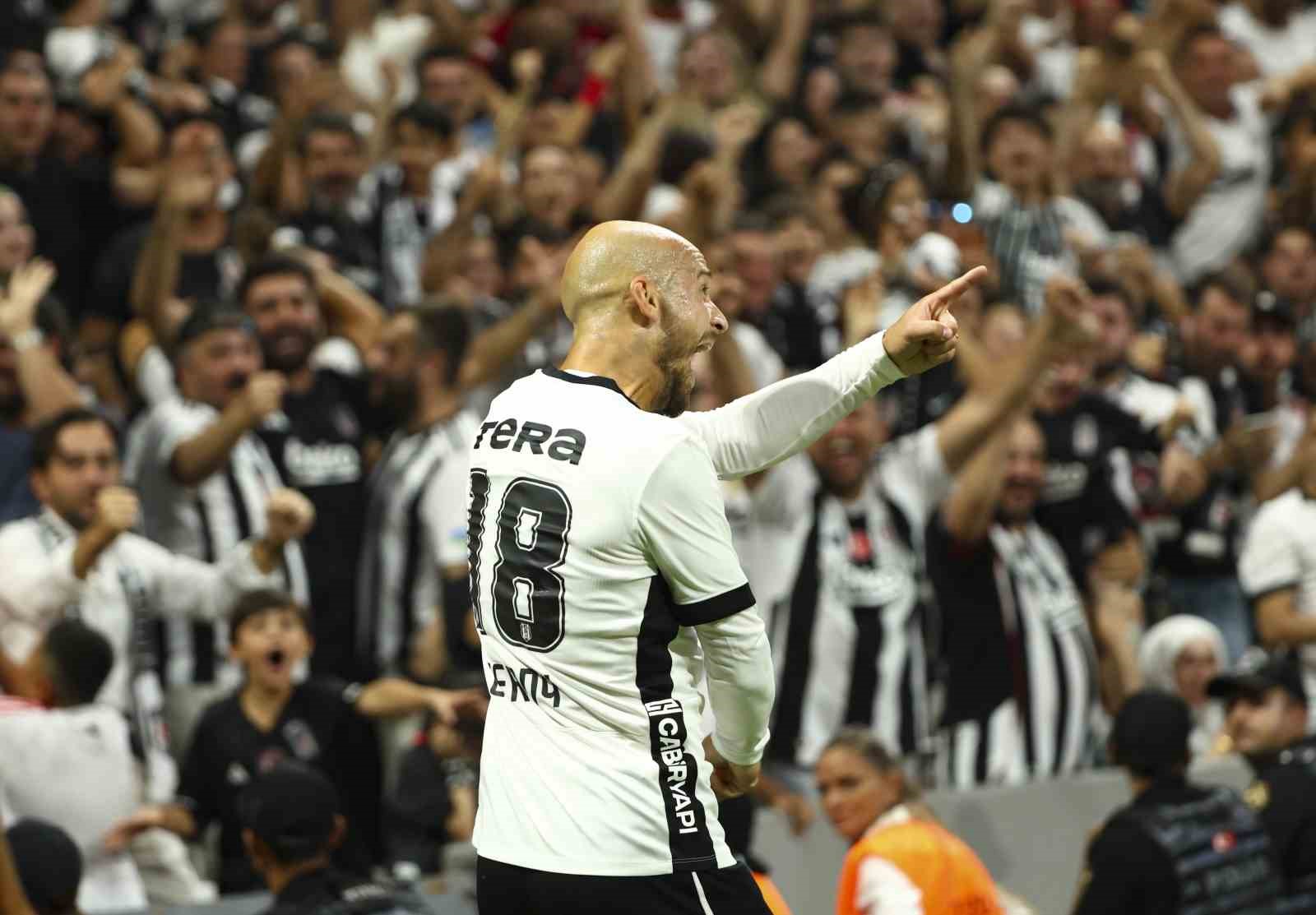 Vaclav Cerny, gollerine devam ediyor