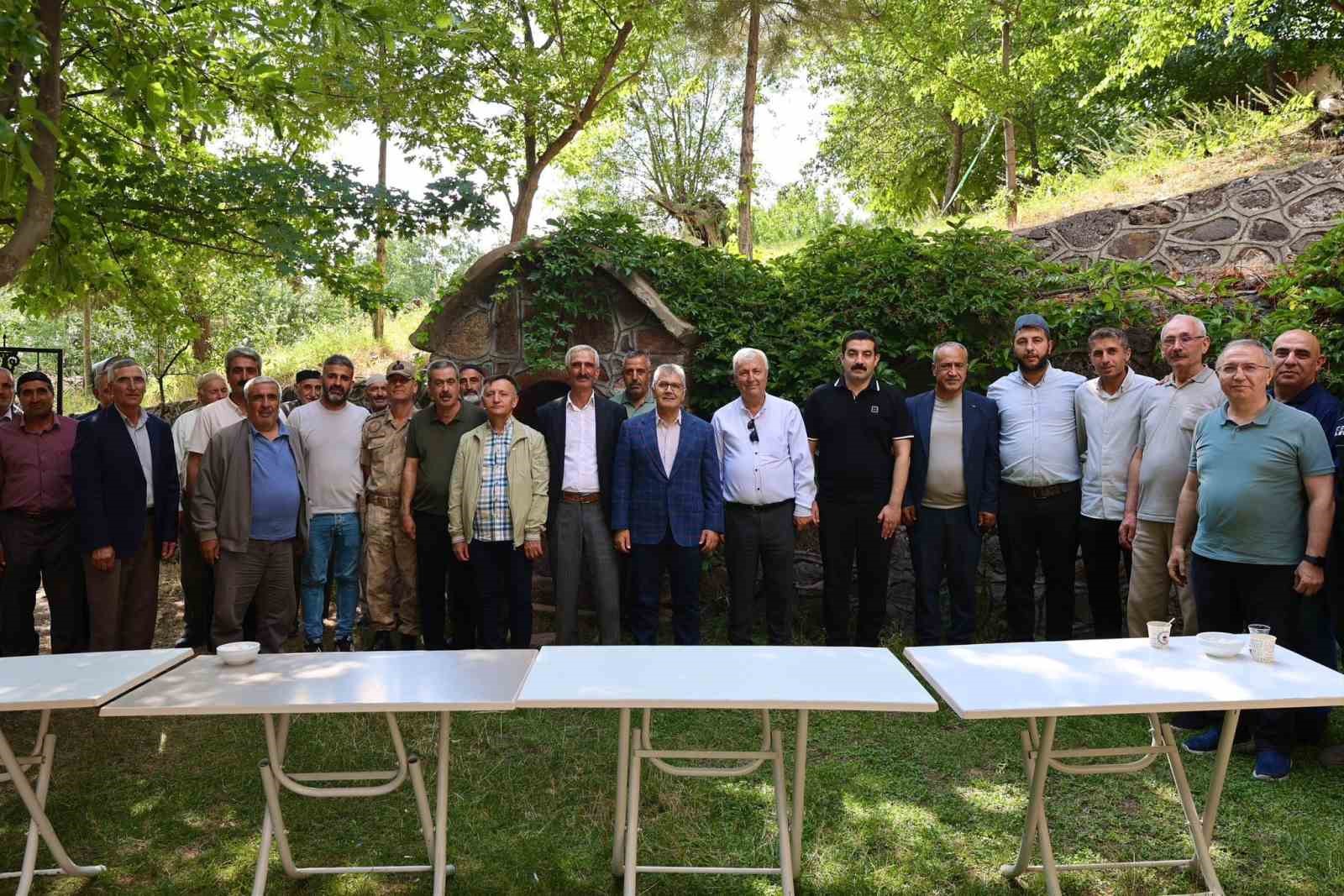 Vali Çelik, vatandaşlarla buluştu