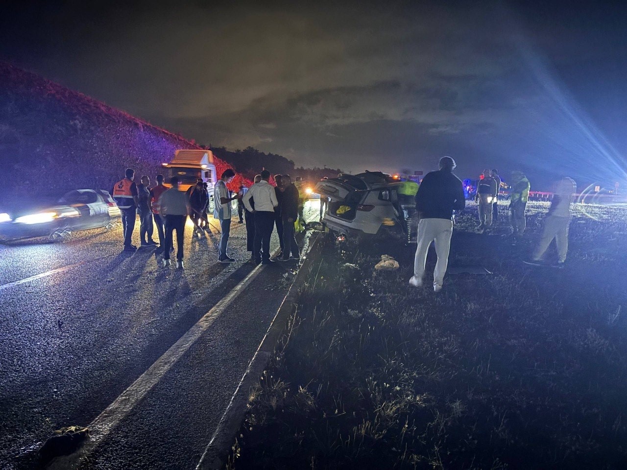Erzincan’da yolcu otobüsü ile SUV tipi araç çarpıştı: 1’i ağır 7 yaralı